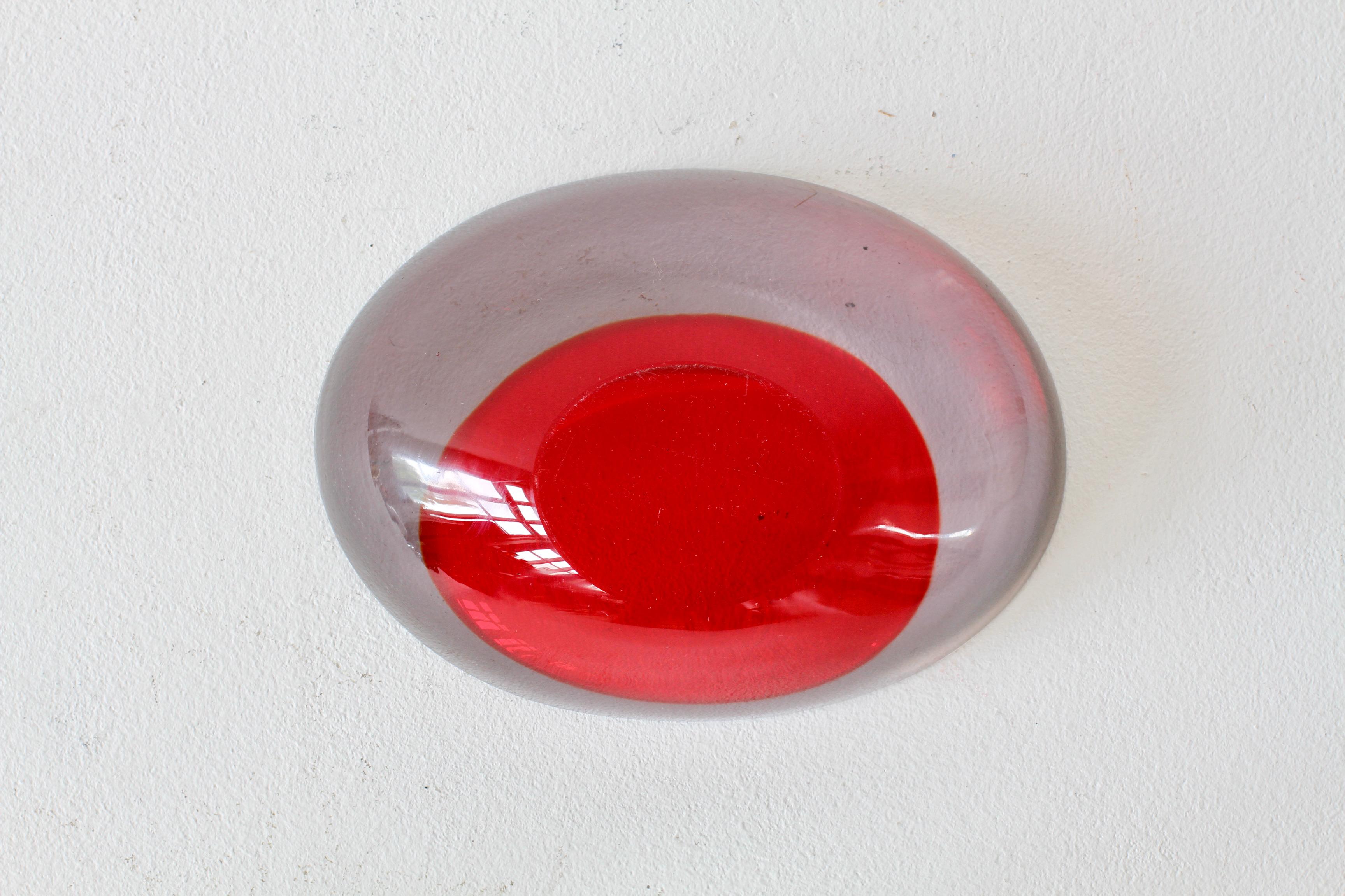 Große Cenedese italienische asymmetrische rote Sommerso Murano-Glas Schüssel Schüssel oder Aschenbecher im Angebot 13