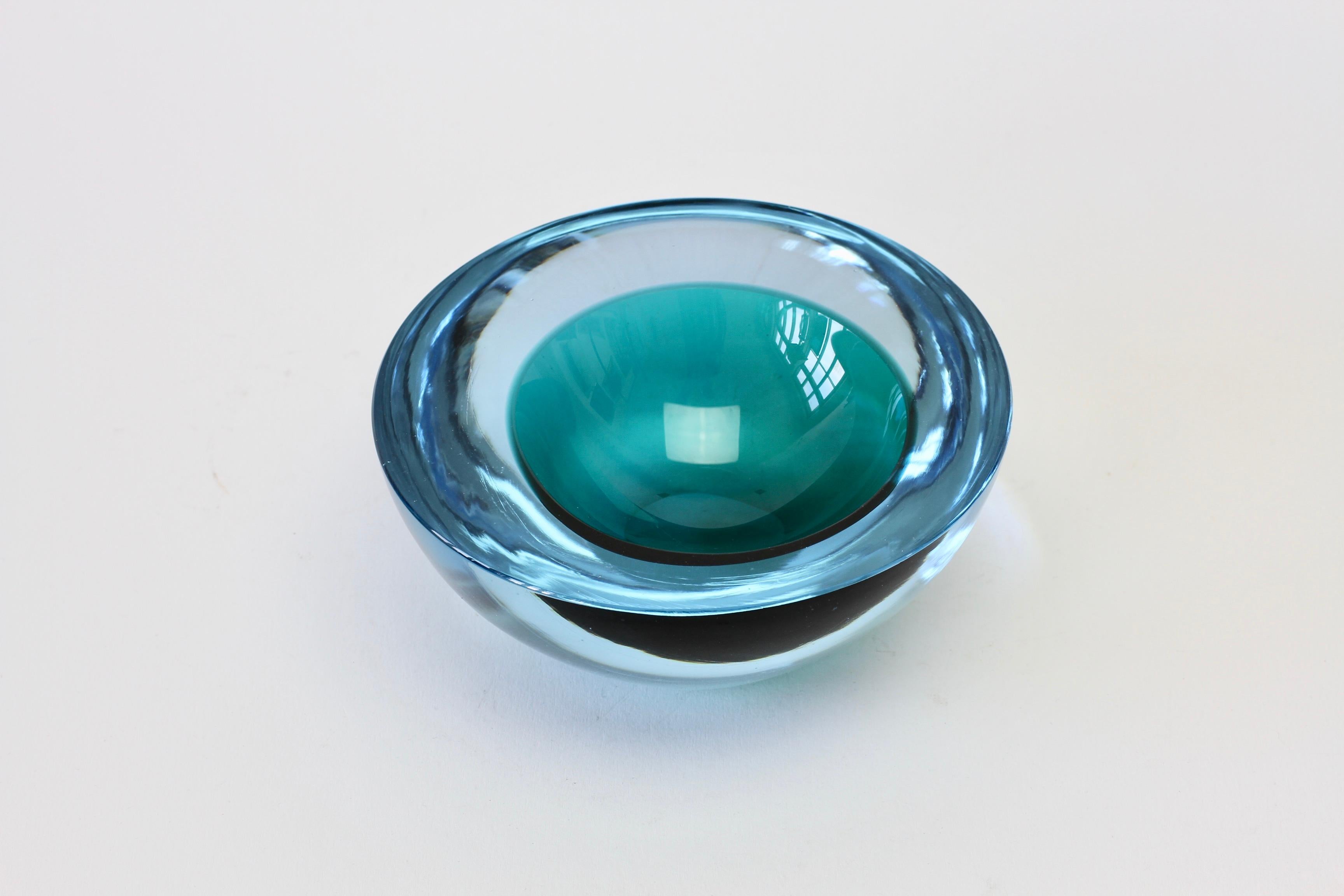 Large Cenedese Italian Blue & Green Sommerso Murano Glass Bowl, Dish or Ashtray 11