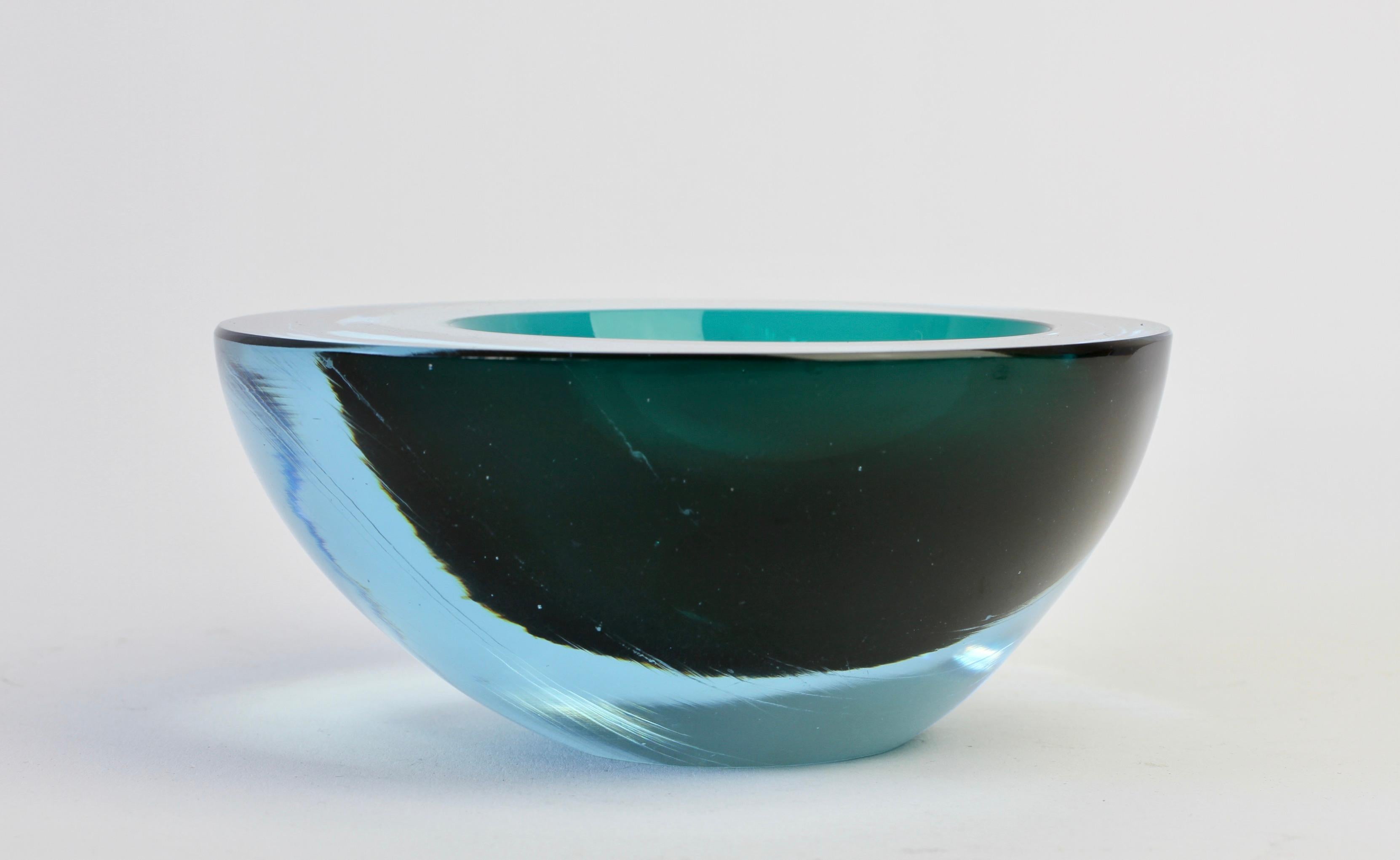 Large Cenedese Italian Blue & Green Sommerso Murano Glass Bowl, Dish or Ashtray In Excellent Condition In Landau an der Isar, Bayern