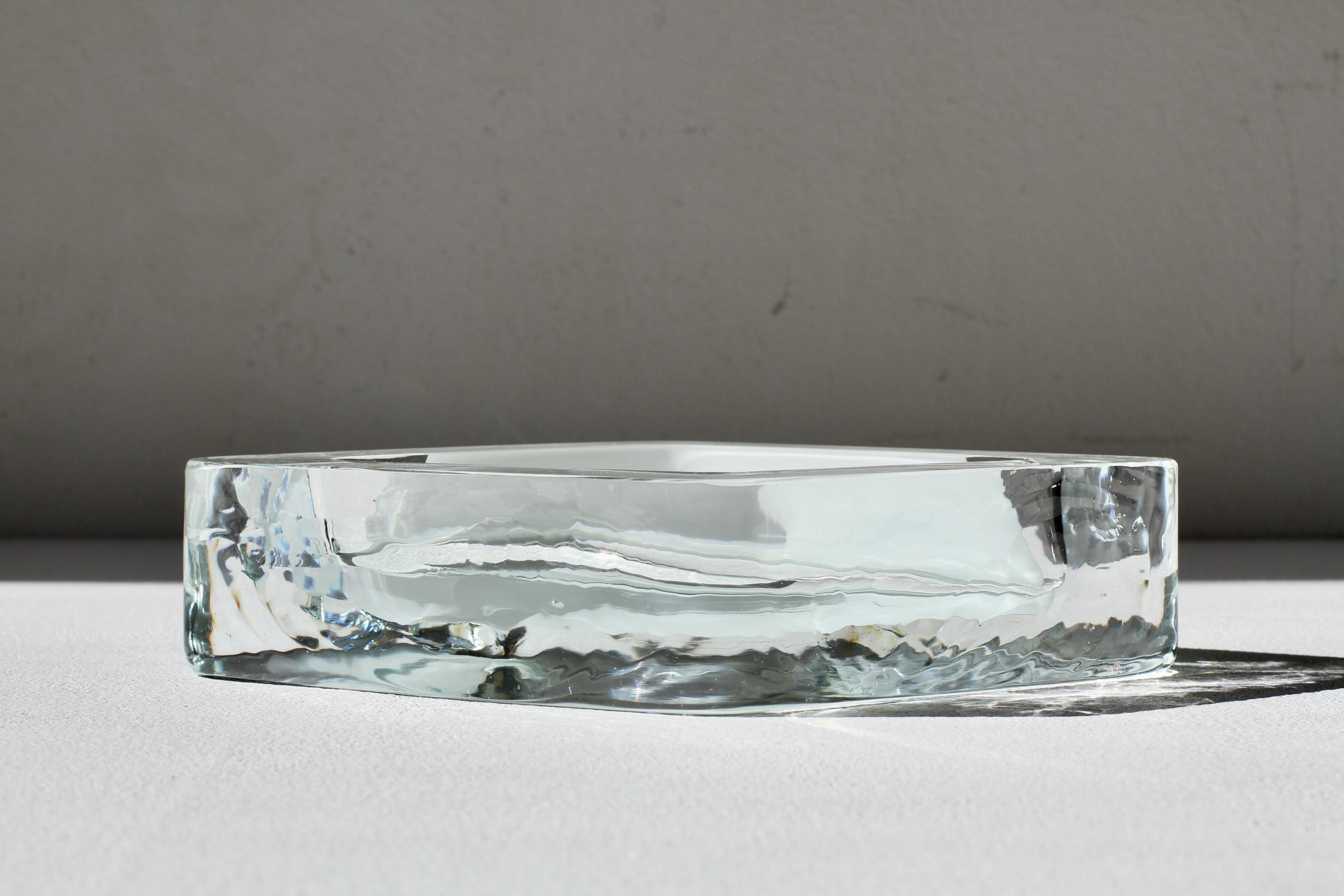 Gran cuenco, plato y cenicero de cristal de Murano con rombos blancos y transparentes de Cenedese Italia en venta 4