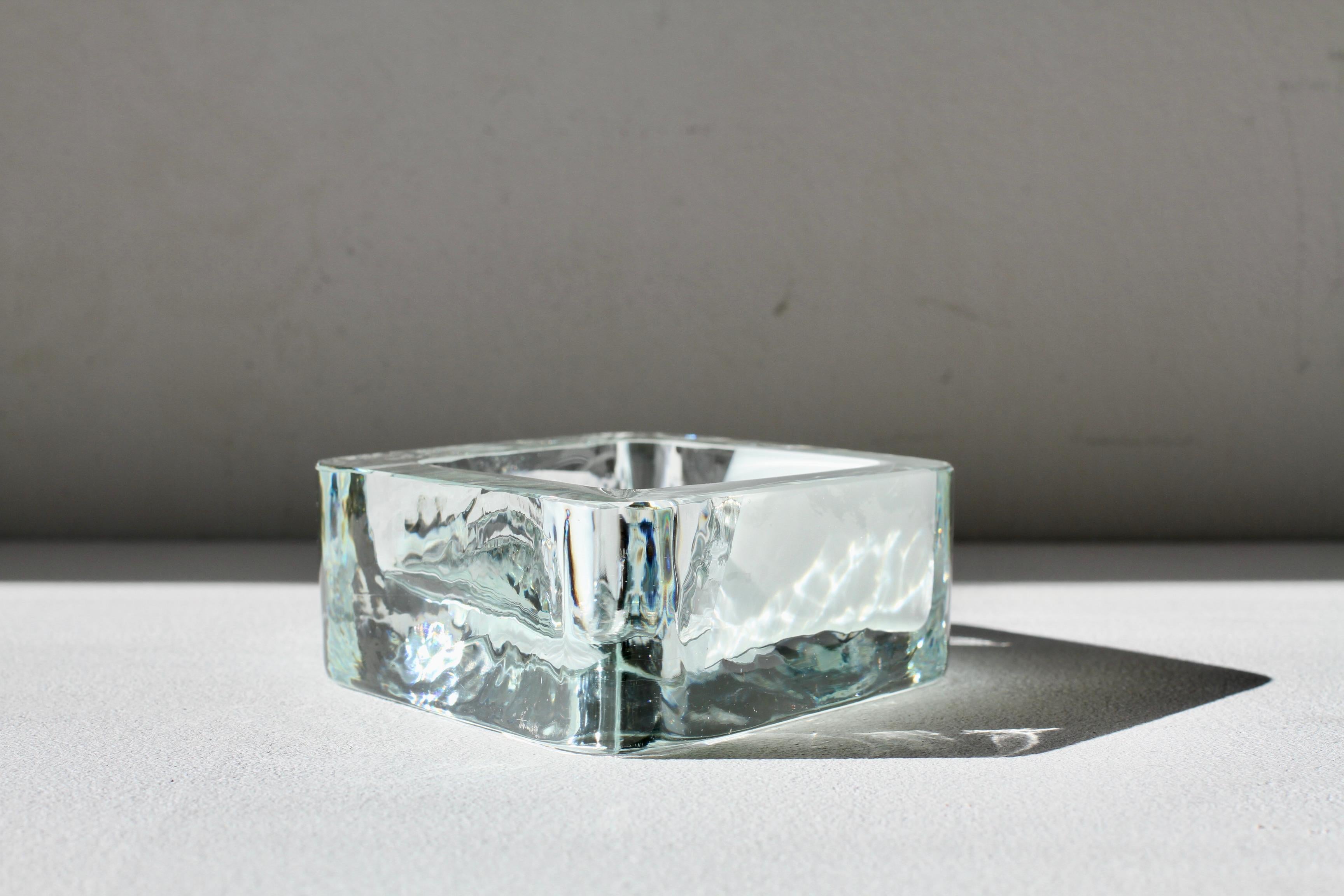 Gran cuenco, plato y cenicero de cristal de Murano con rombos blancos y transparentes de Cenedese Italia en venta 6