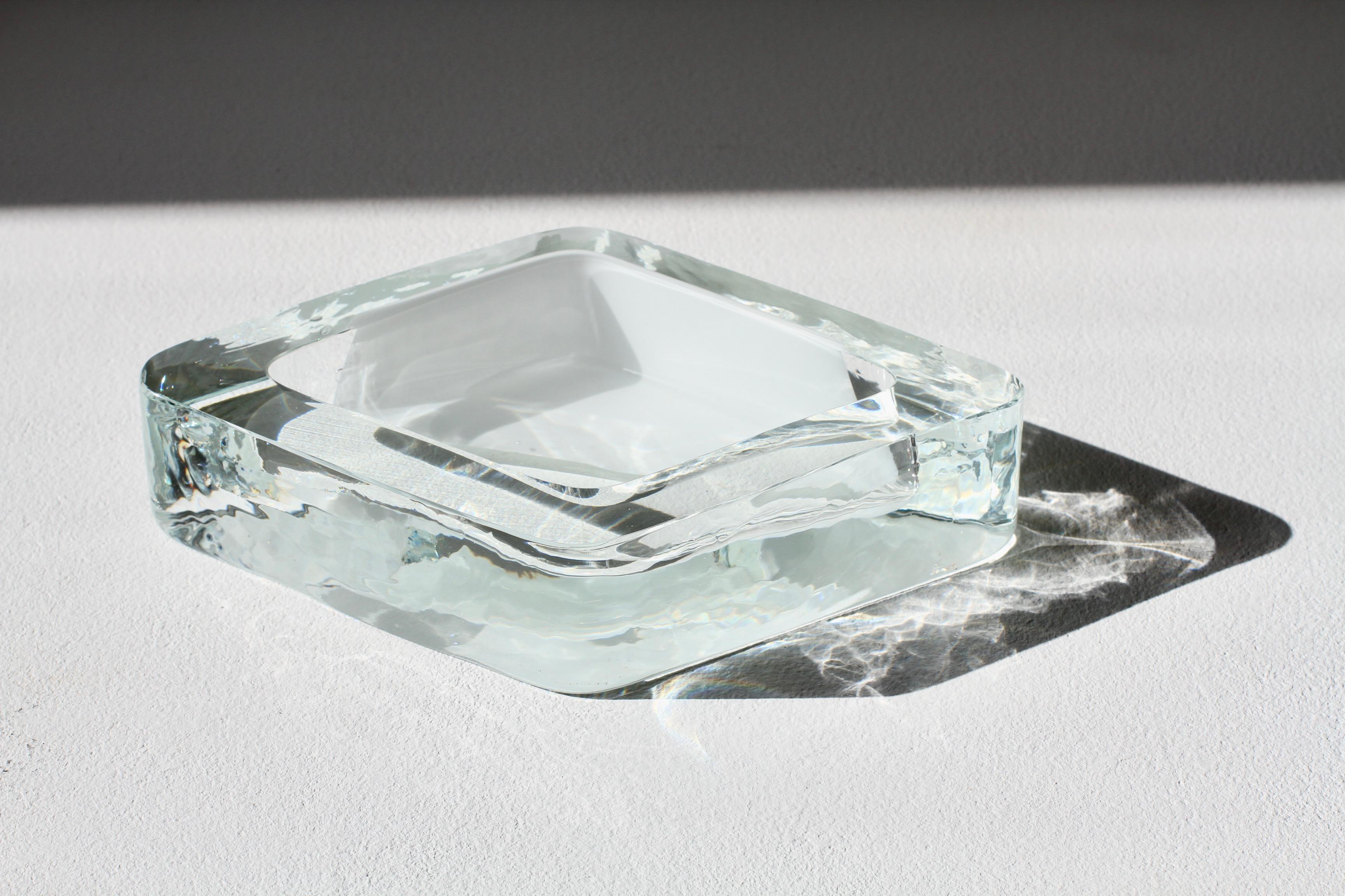 Antonio da Ros for Cenedese signed, large and heavy vintage mid-century modern Italian Murano glass rhombus (diamond) shaped bowl, serving dish or ashtray, circa 1965-1975. Large and heavy piece of glass features an geometric design with clear glass