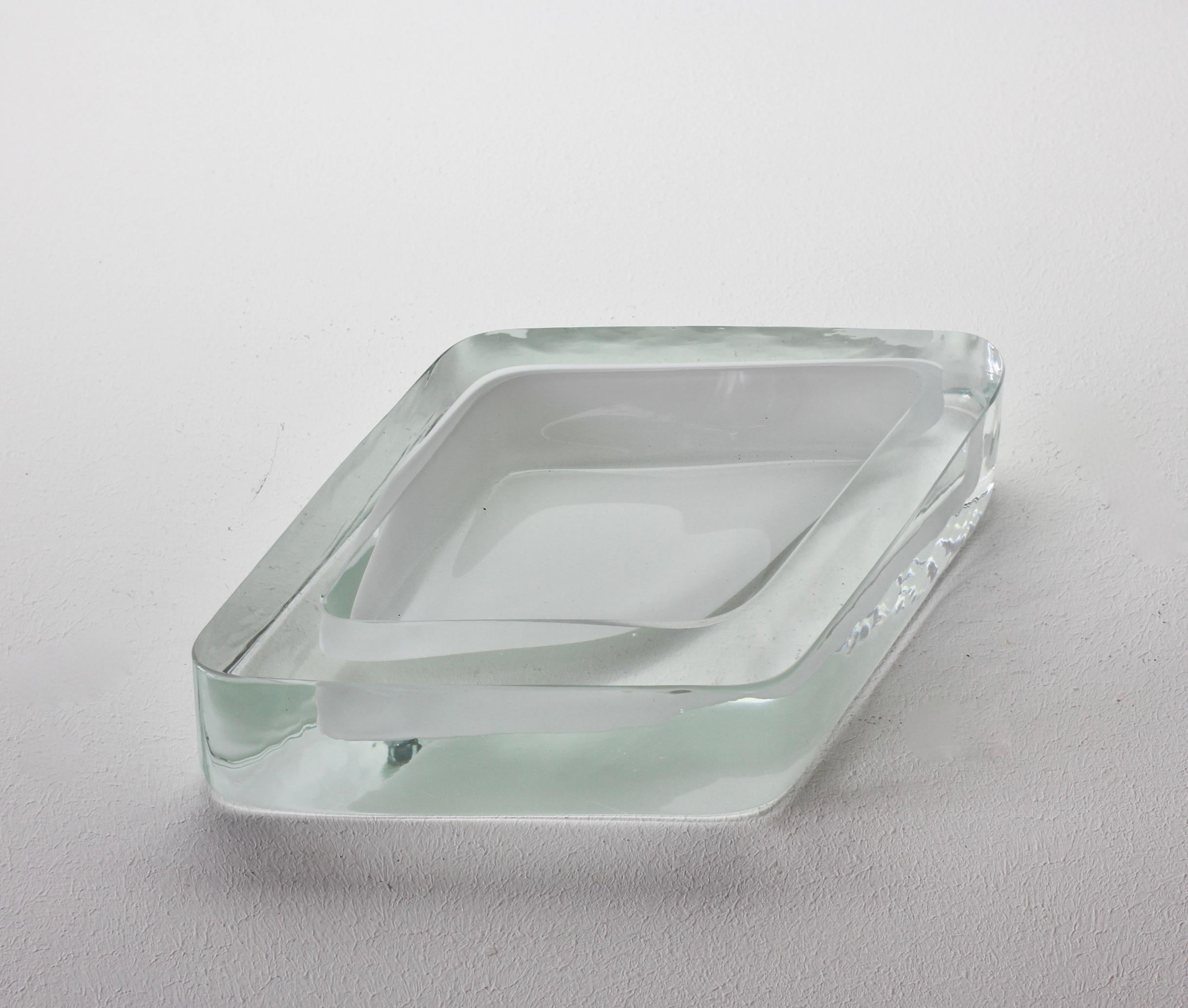 Antonio da Ros (attributed) for Cenedese large and heavy vintage midcentury modern Italian Murano glass rhombus shaped bowl, serving dish or ashtray, circa 1965-1975. Large and heavy piece of glass features an geometric design with clear glass with