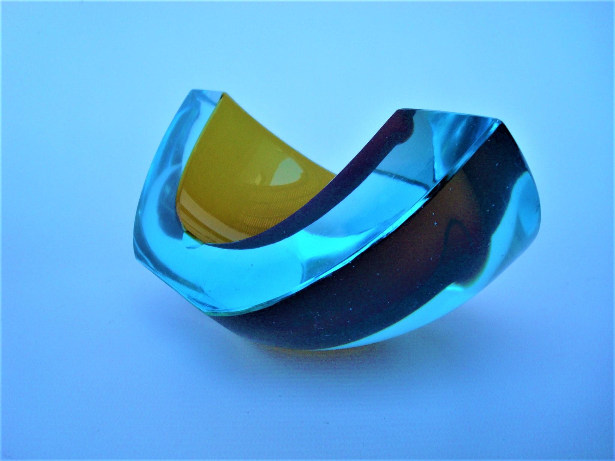 Mid-Century Modern Large Cenedese Italian Sommerso Murano Glass Ashtray, Italy 1960´s For Sale