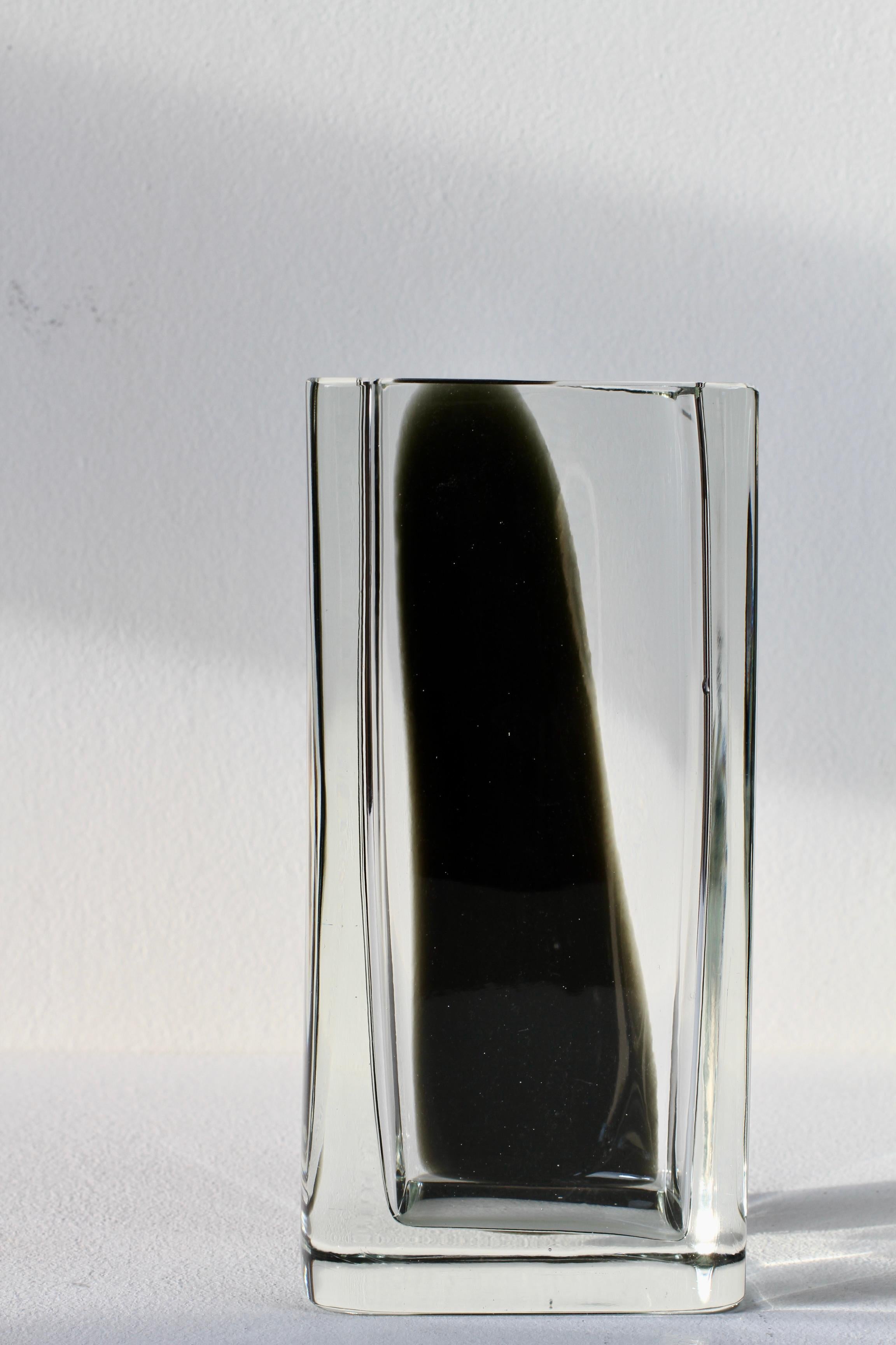 Large Cenedese Italian Square Black & Clear Murano Glass Vase For Sale 2