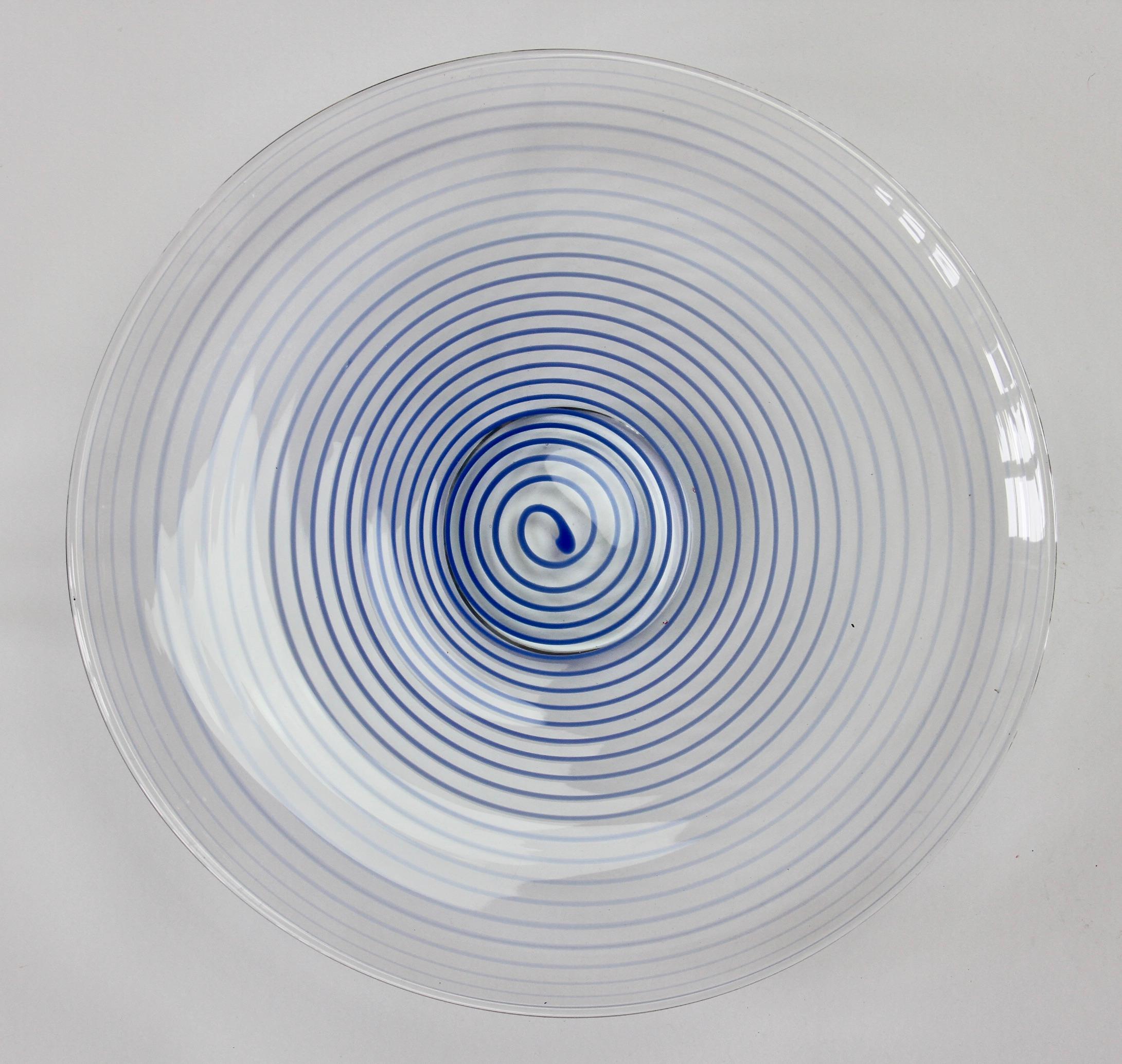 Large vintage midcentury Italian, Venetian Murano spirali glass serving bowl or dipping dish designed by Cenedese, circa 1970-1990. Possibly designed by Antonio da Ros (1936-2012). Wonderful translucent clear glass with a light blue spiral