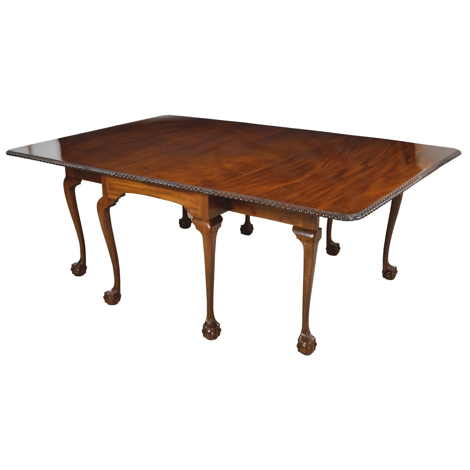 19th Century Large Centennial Queen Anne-Style Drop-Leaf Dining Table Philadelphia circa 1880 For Sale
