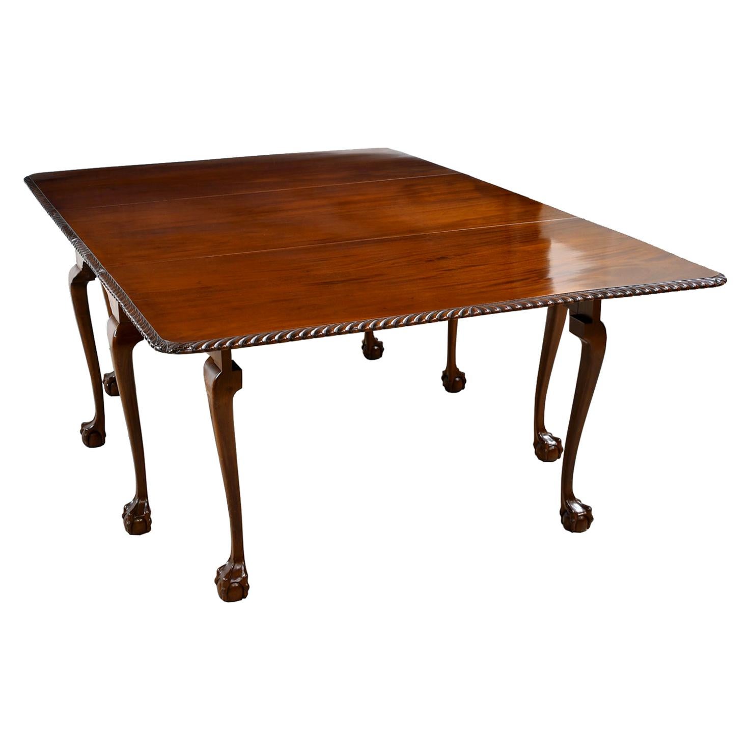 Large Centennial Queen Anne-Style Drop-Leaf Dining Table Philadelphia circa 1880 For Sale
