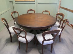 Large Centre Dining Table and 8 Chairs This is an outstanding set