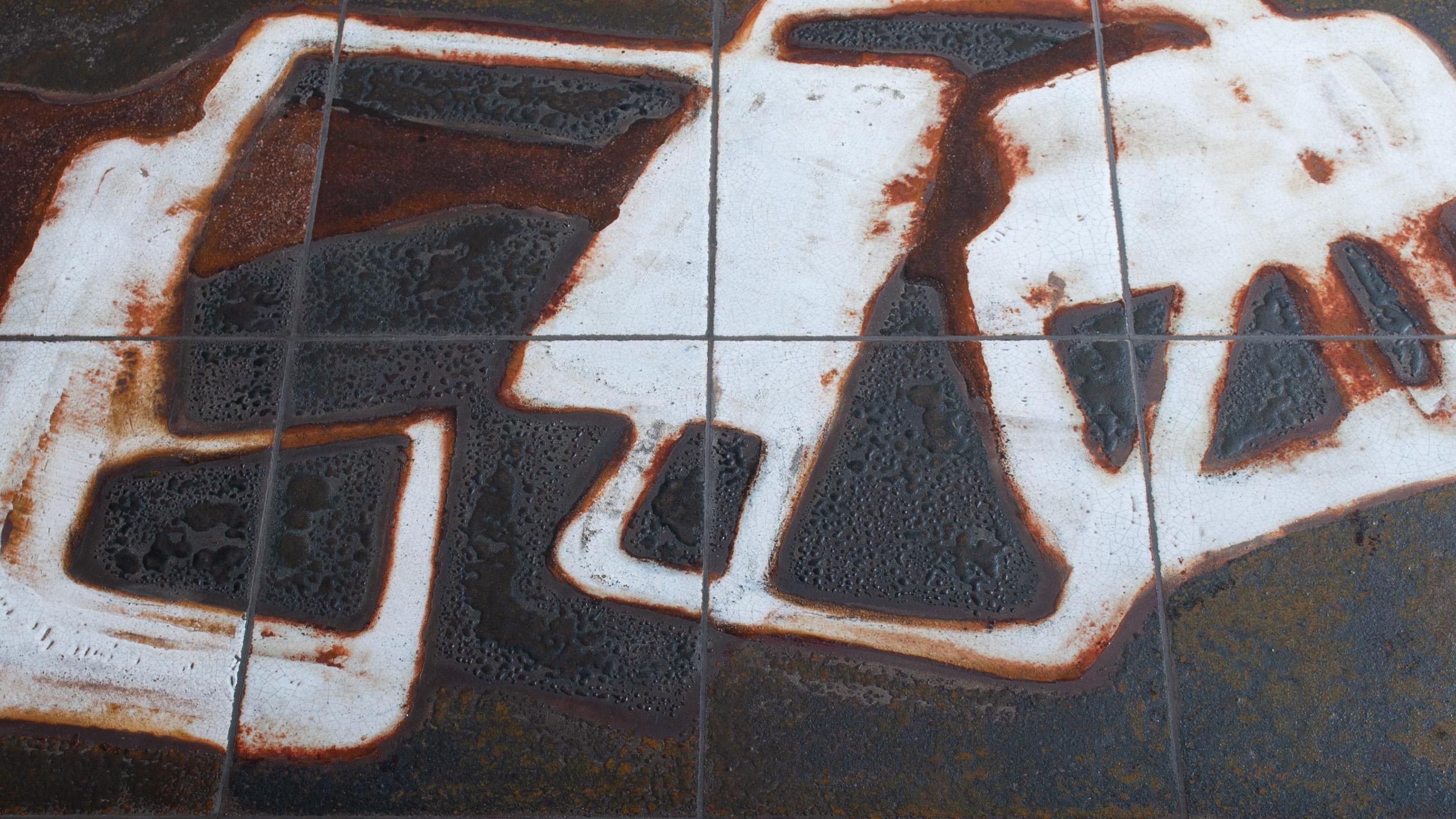 Gran mesa de centro de cerámica artística, Ole Bjorn Kruger Escandinavo moderno en venta