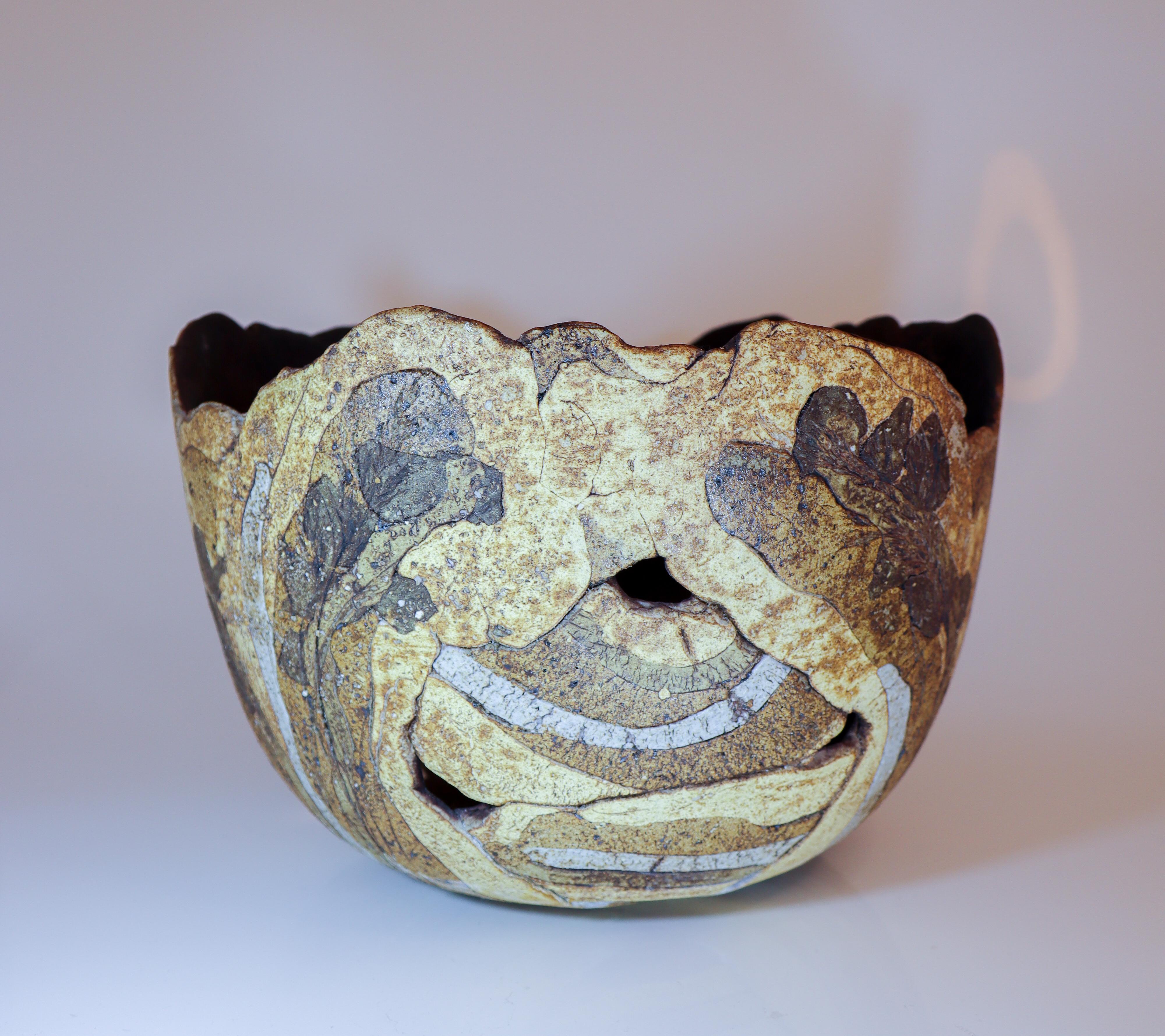 Finnish Large Ceramic Bowl / Fruit Basket - Attributed to Francesca Mascitti-Lindh For Sale