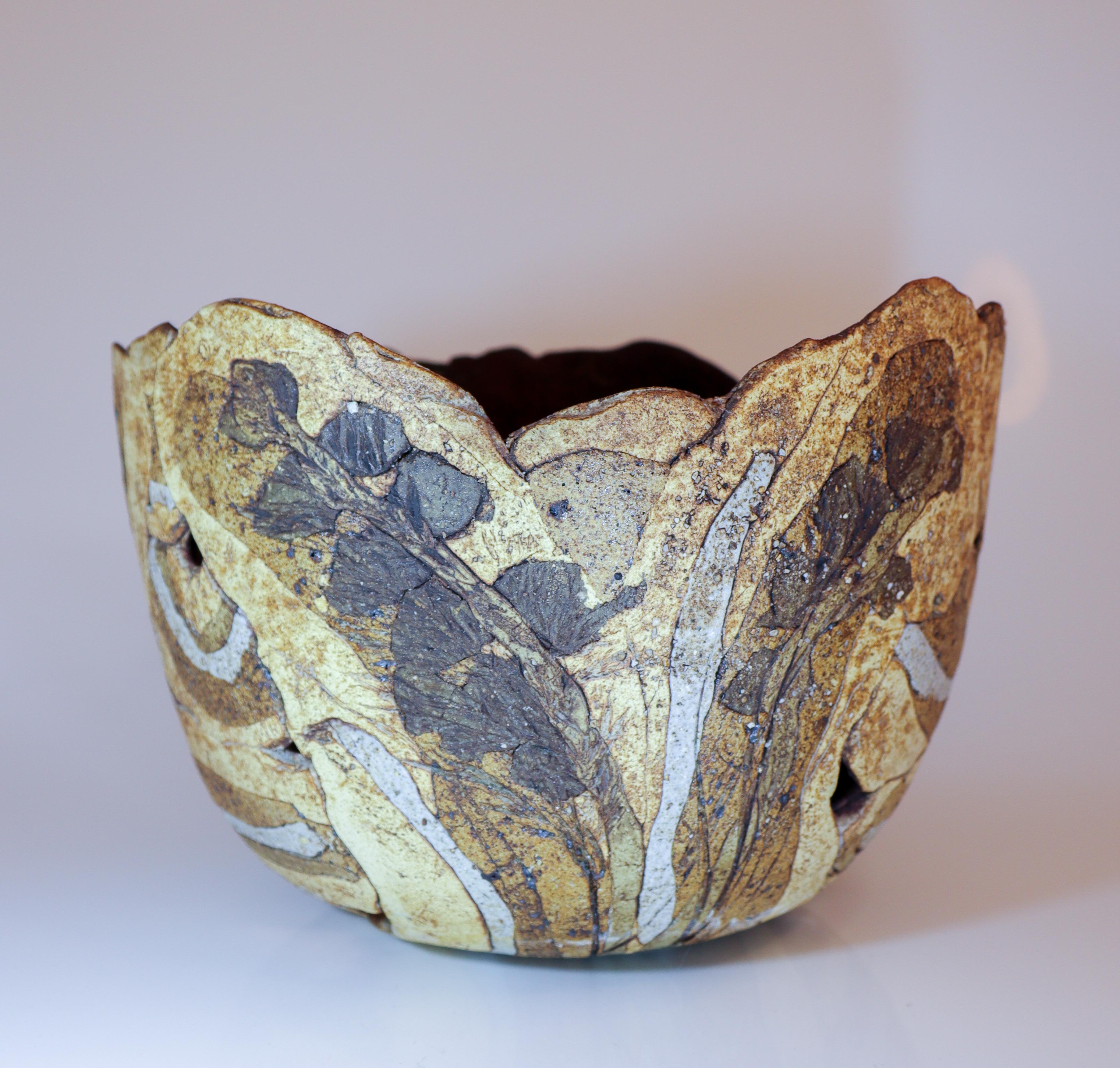 Large Ceramic Bowl / Fruit Basket - Attributed to Francesca Mascitti-Lindh In Excellent Condition For Sale In Stockholm, SE