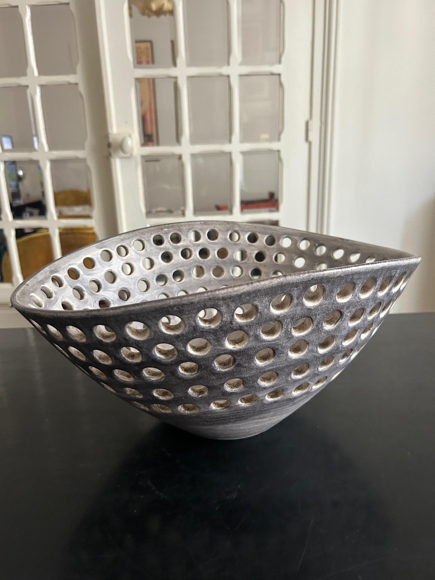 Mid-Century moderno ciotola grande in ceramica Marcel Guillot in vendita