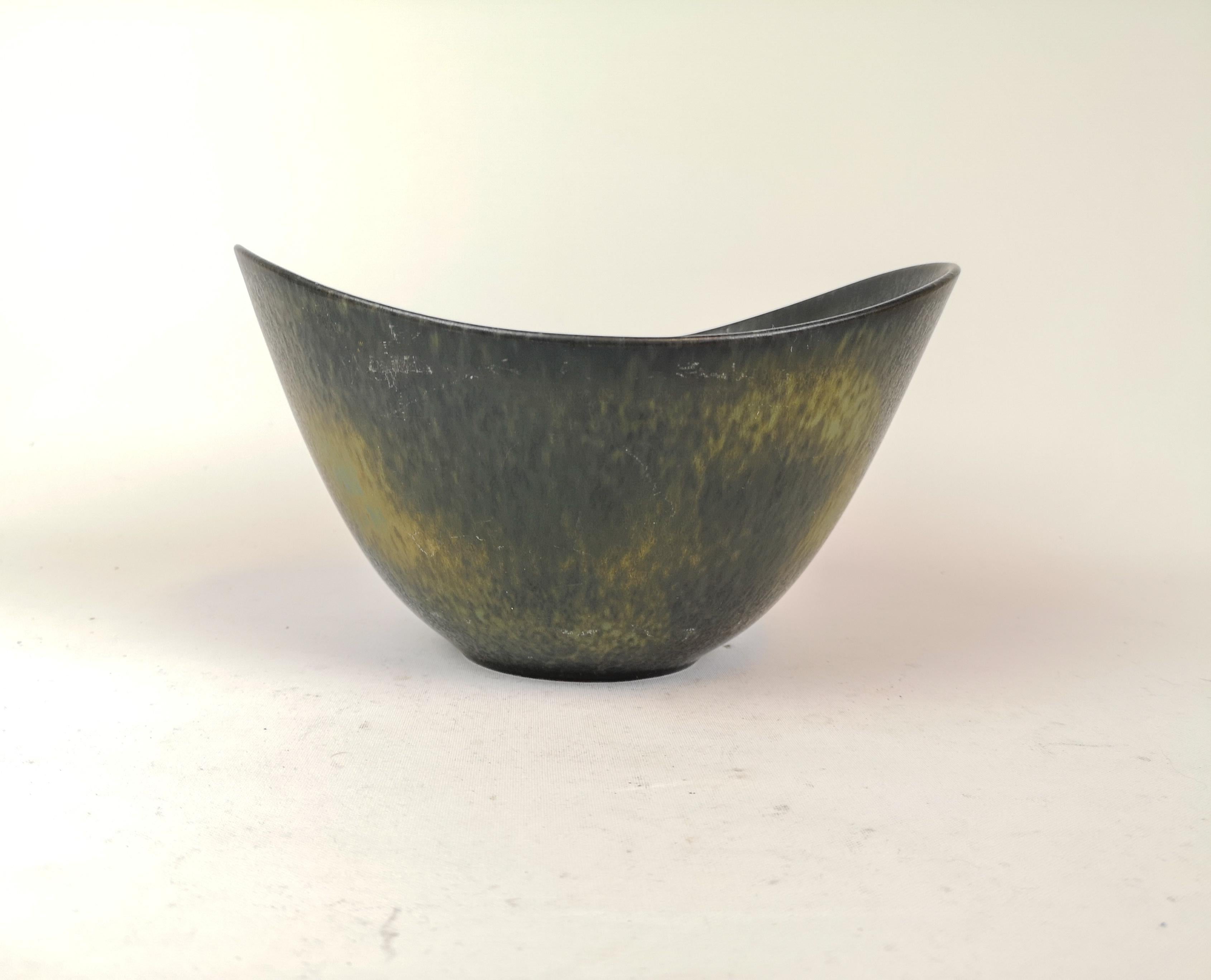 Mid-Century Modern Midcentury Modern Large Ceramic Bowl Rörstrand AXK Gunnar Nylund, Sweden, 1950s For Sale