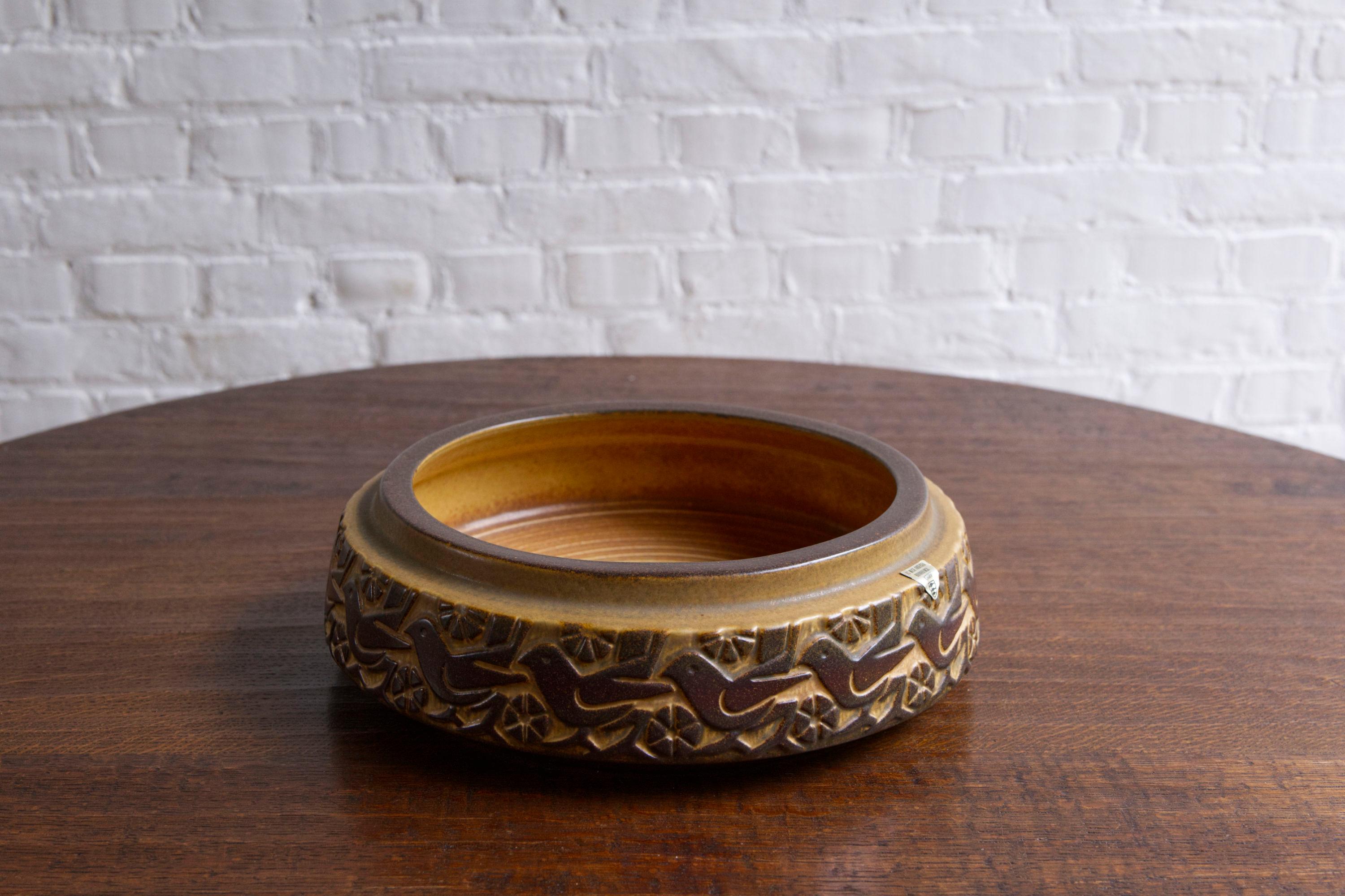 Glazed Large ceramic bowl with birds by Marianne Starck for Michael Andersen, 1960s For Sale