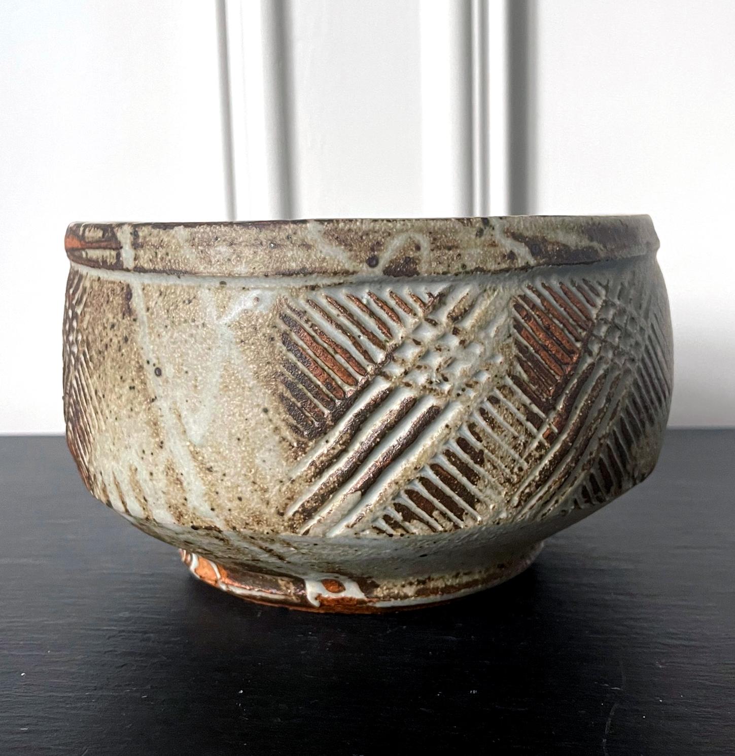 Modern Large Ceramic Bowl with Carving by Warren Mackenzie For Sale