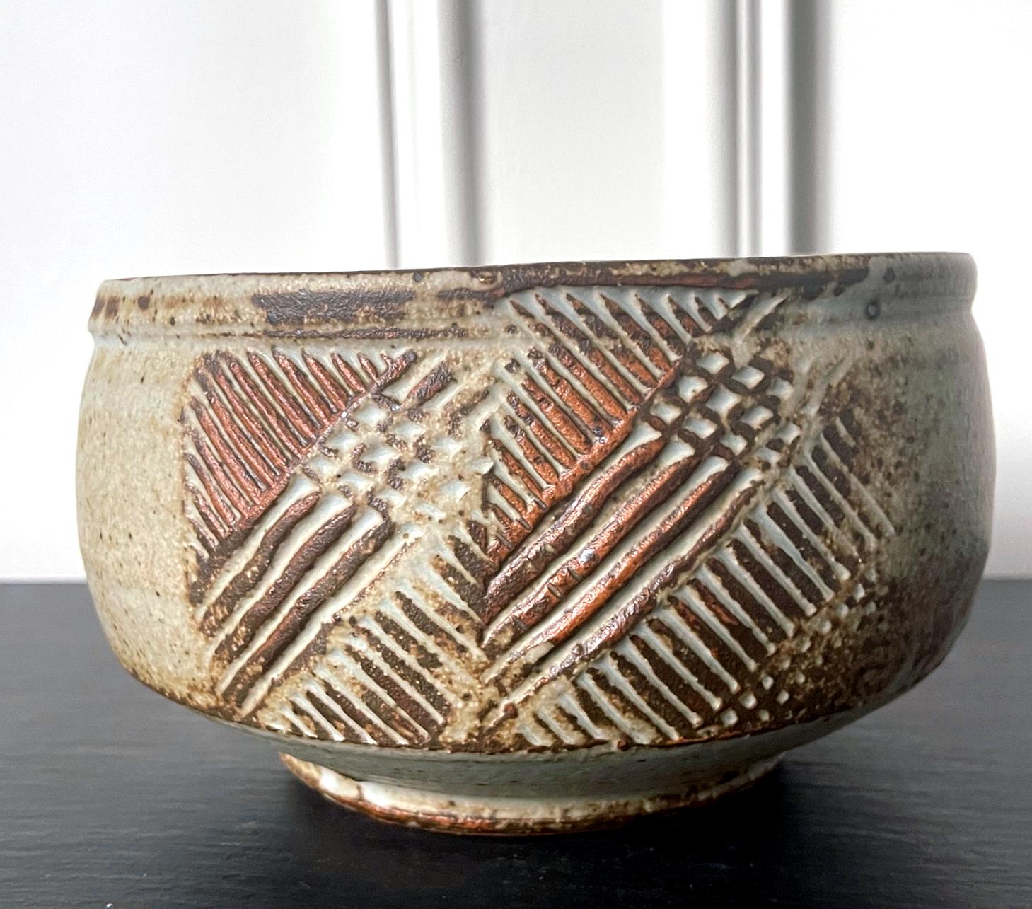 Large Ceramic Bowl with Carving by Warren Mackenzie In Good Condition For Sale In Atlanta, GA