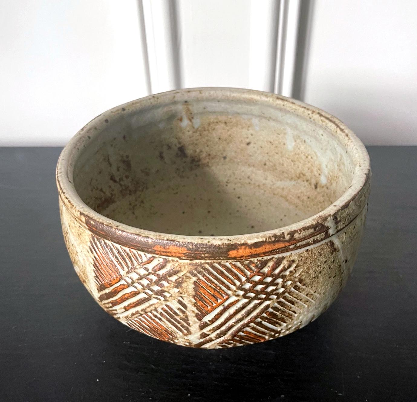 20th Century Large Ceramic Bowl with Carving by Warren Mackenzie For Sale