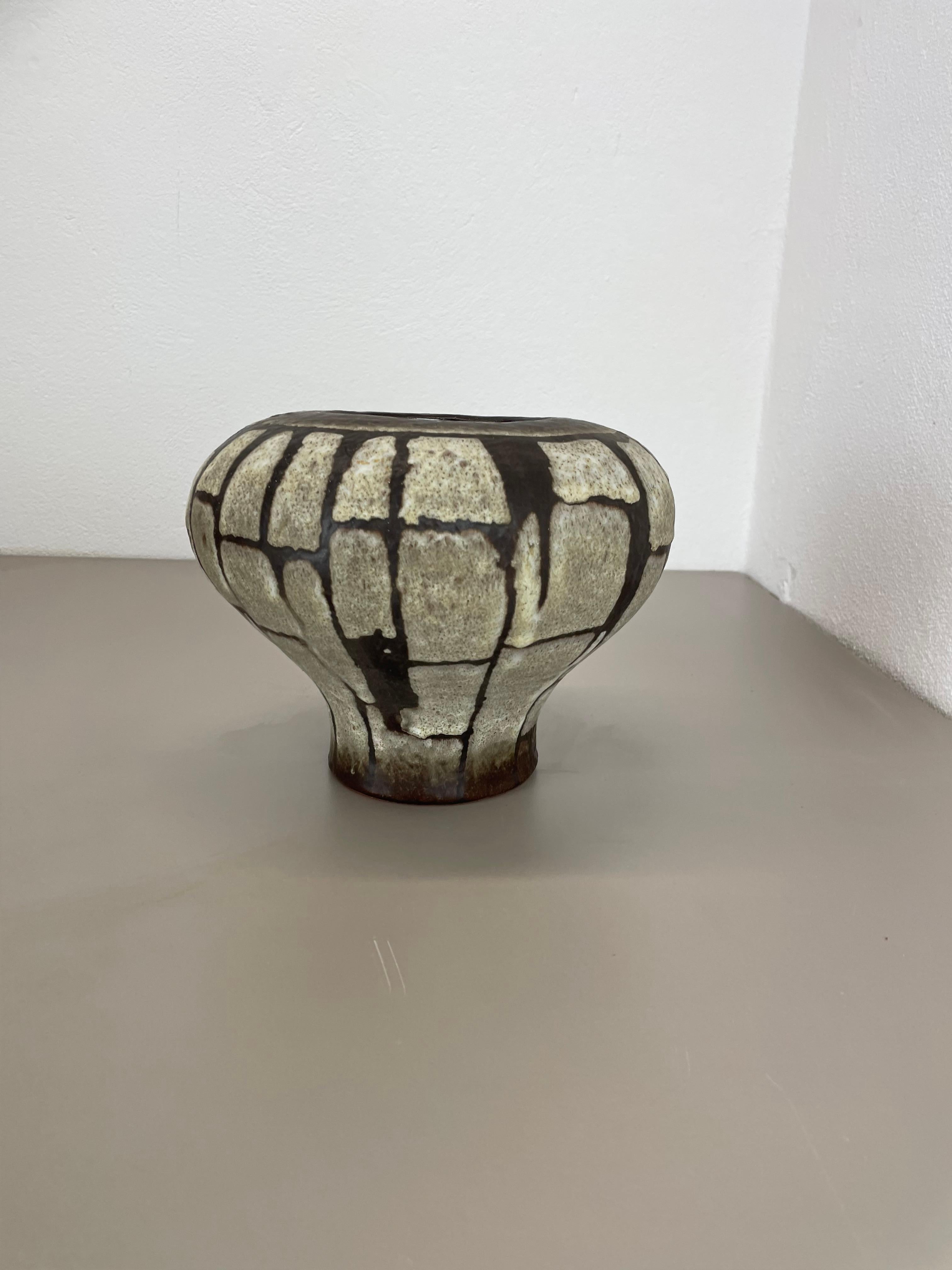 Large Ceramic Brutalist Vase FAT LAVA Carstens Tönnieshof, Germany, 1970s For Sale 1