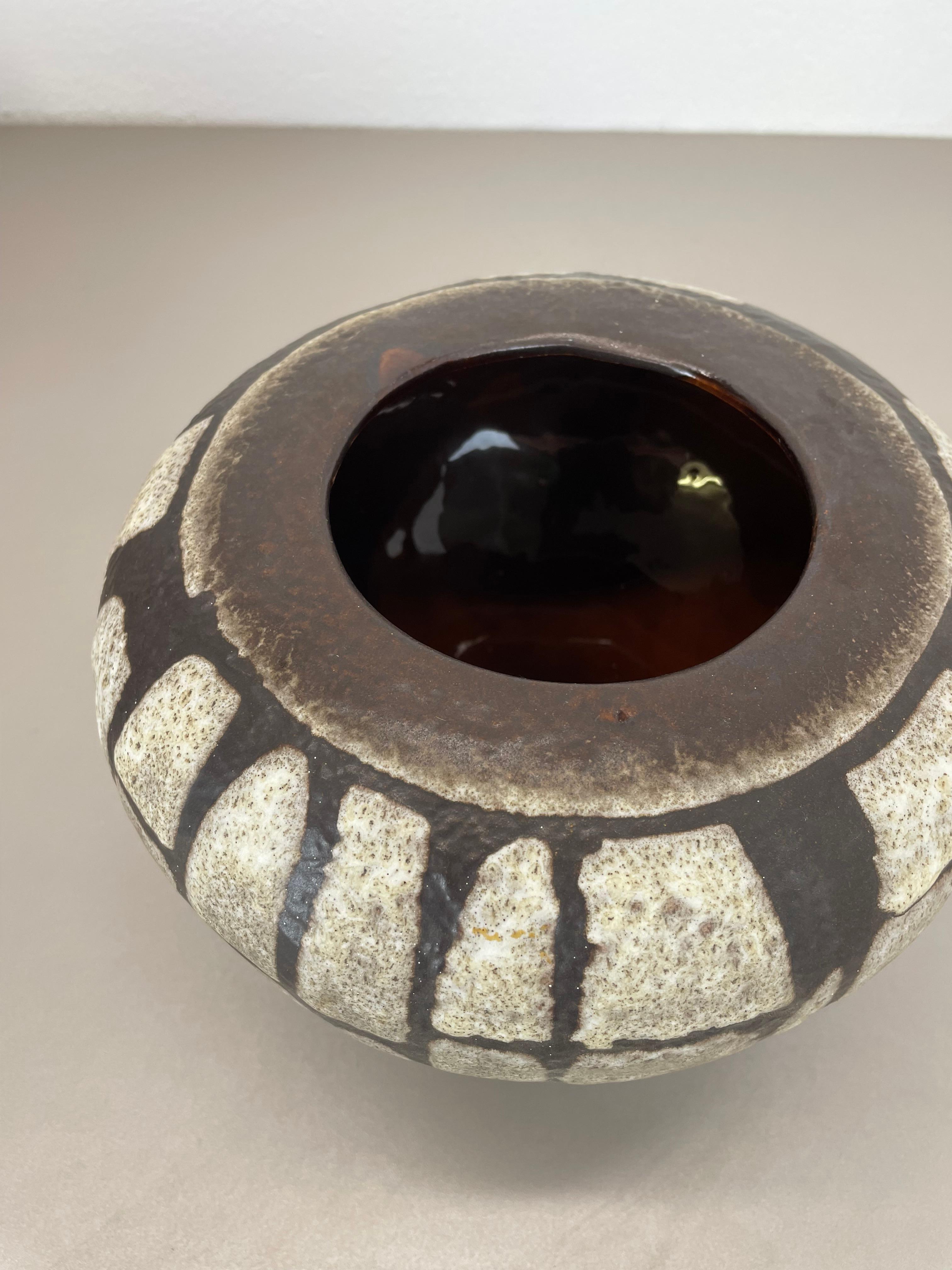 Large Ceramic Brutalist Vase FAT LAVA Carstens Tönnieshof, Germany, 1970s For Sale 2