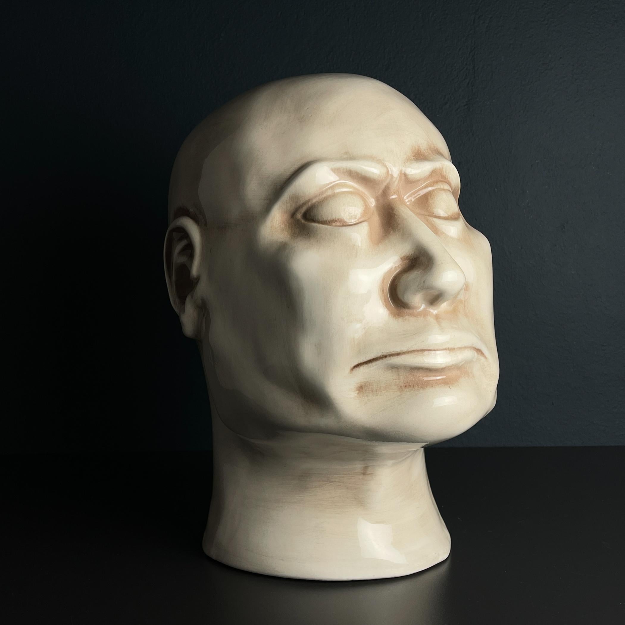 Grande busto in ceramica vintage Man di Bassano, realizzato in Italia negli anni '70. La ceramica di Bassano (nota anche come 