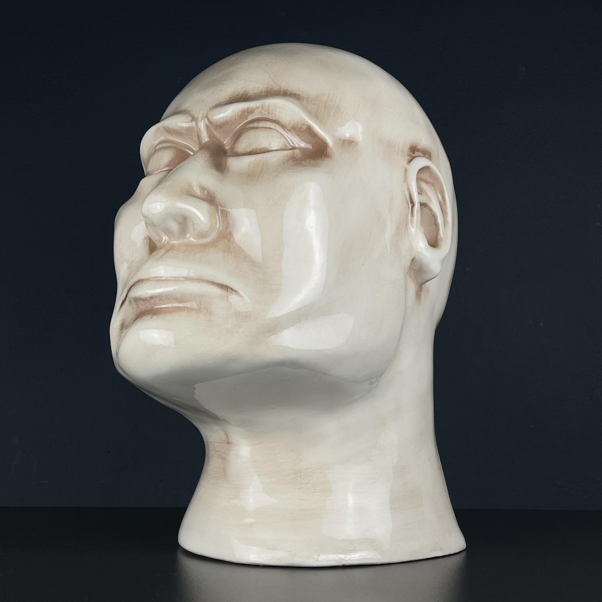 Grande busto in ceramica Uomo, Italia 1970 In condizioni buone in vendita a Miklavž Pri Taboru, SI