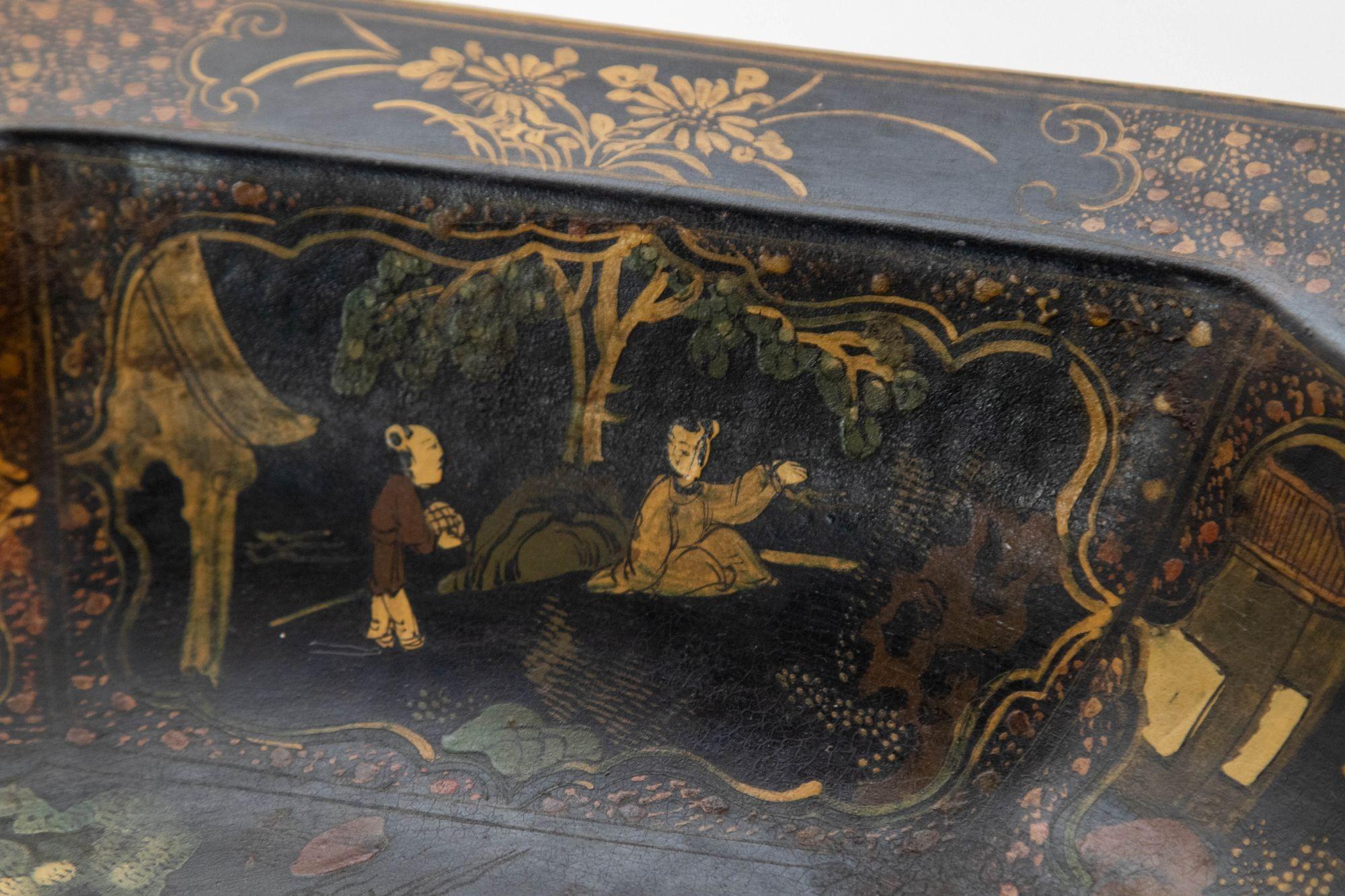 Large Ceramic Chinese Platter in Black Gilt Hand Painted Octagonal Shape 1940s For Sale 4