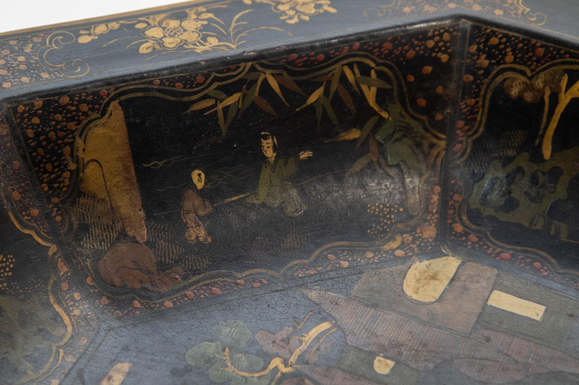 Large Ceramic Chinese Platter in Black Gilt Hand Painted Octagonal Shape 1940s For Sale 10