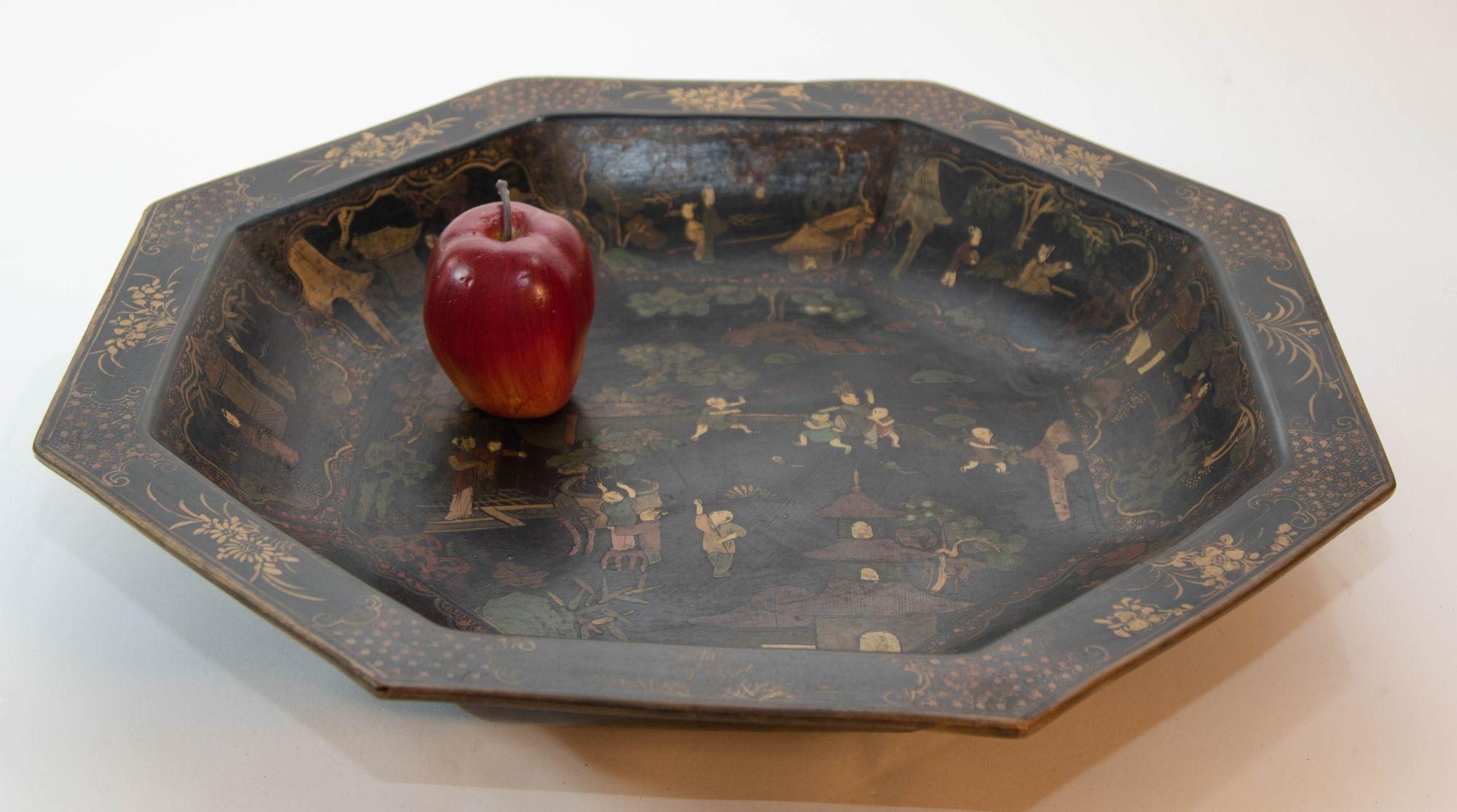 Chinoiserie Large Ceramic Chinese Platter in Black Gilt Hand Painted Octagonal Shape 1940s For Sale