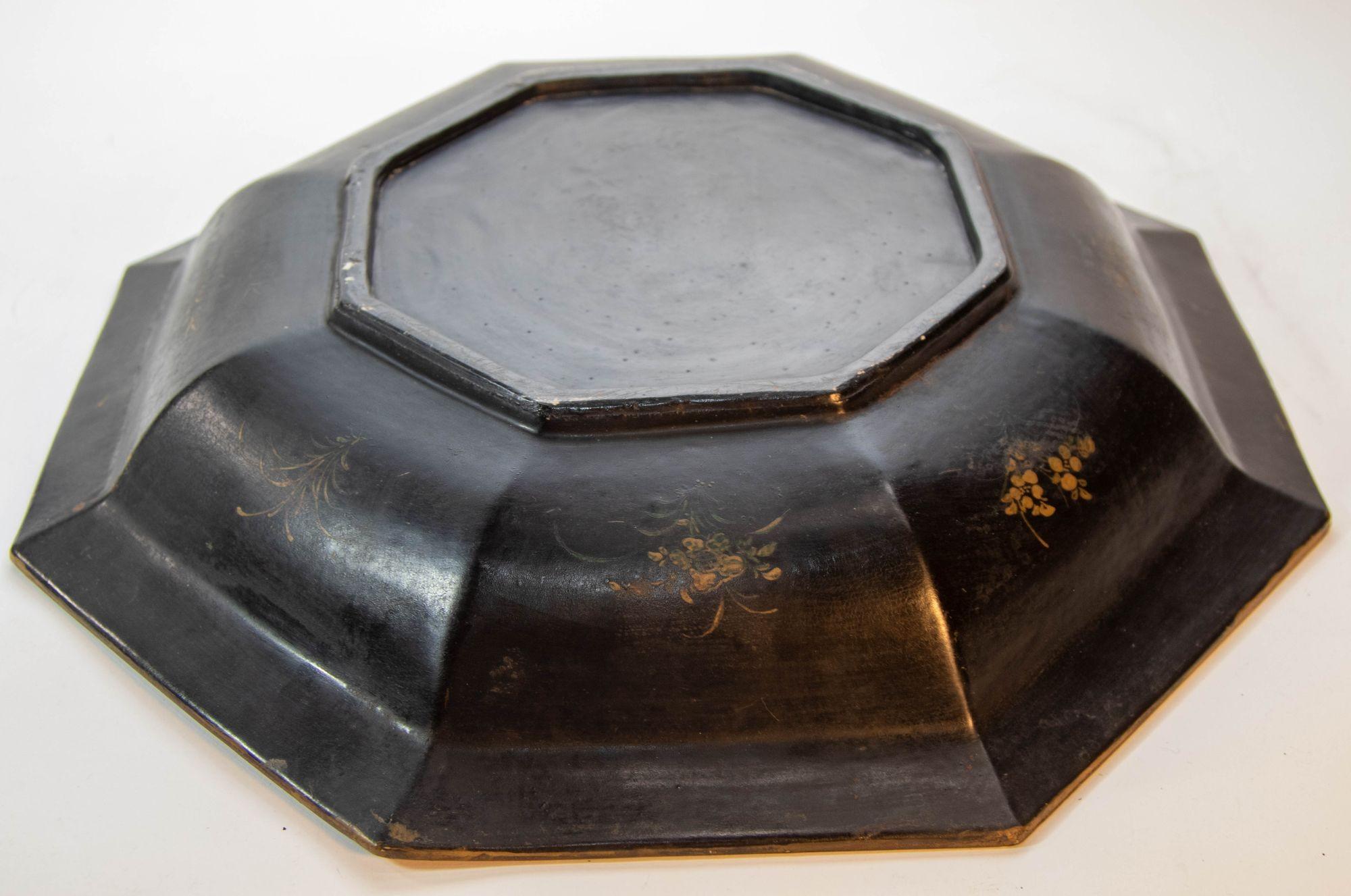 Large Ceramic Chinese Platter in Black Gilt Hand Painted Octagonal Shape 1940s In Good Condition For Sale In North Hollywood, CA