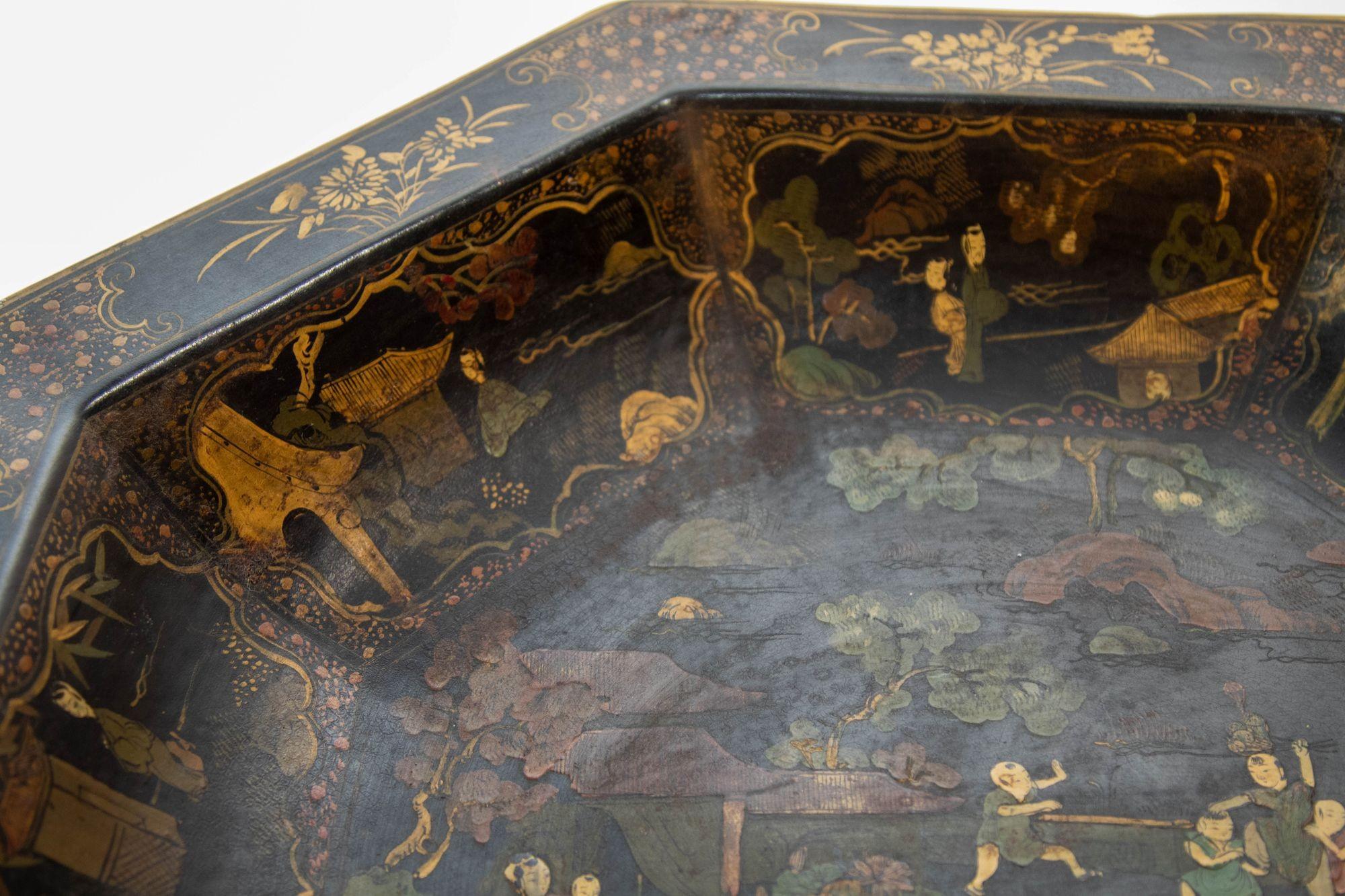 Large Ceramic Chinese Platter in Black Gilt Hand Painted Octagonal Shape 1940s For Sale 2