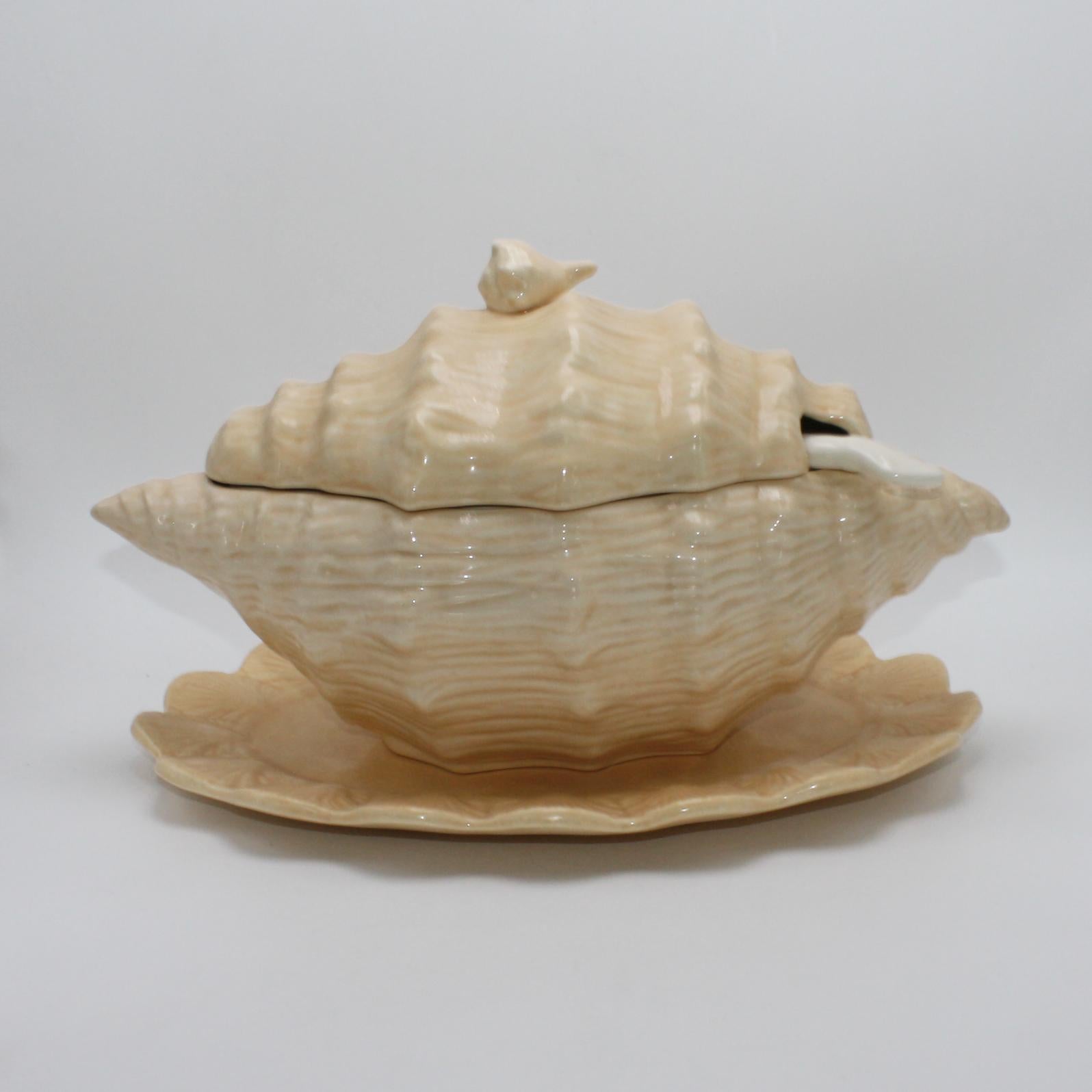 Mid-20th Century Large Ceramic Conch Shell Soup Tureen, circa 1960