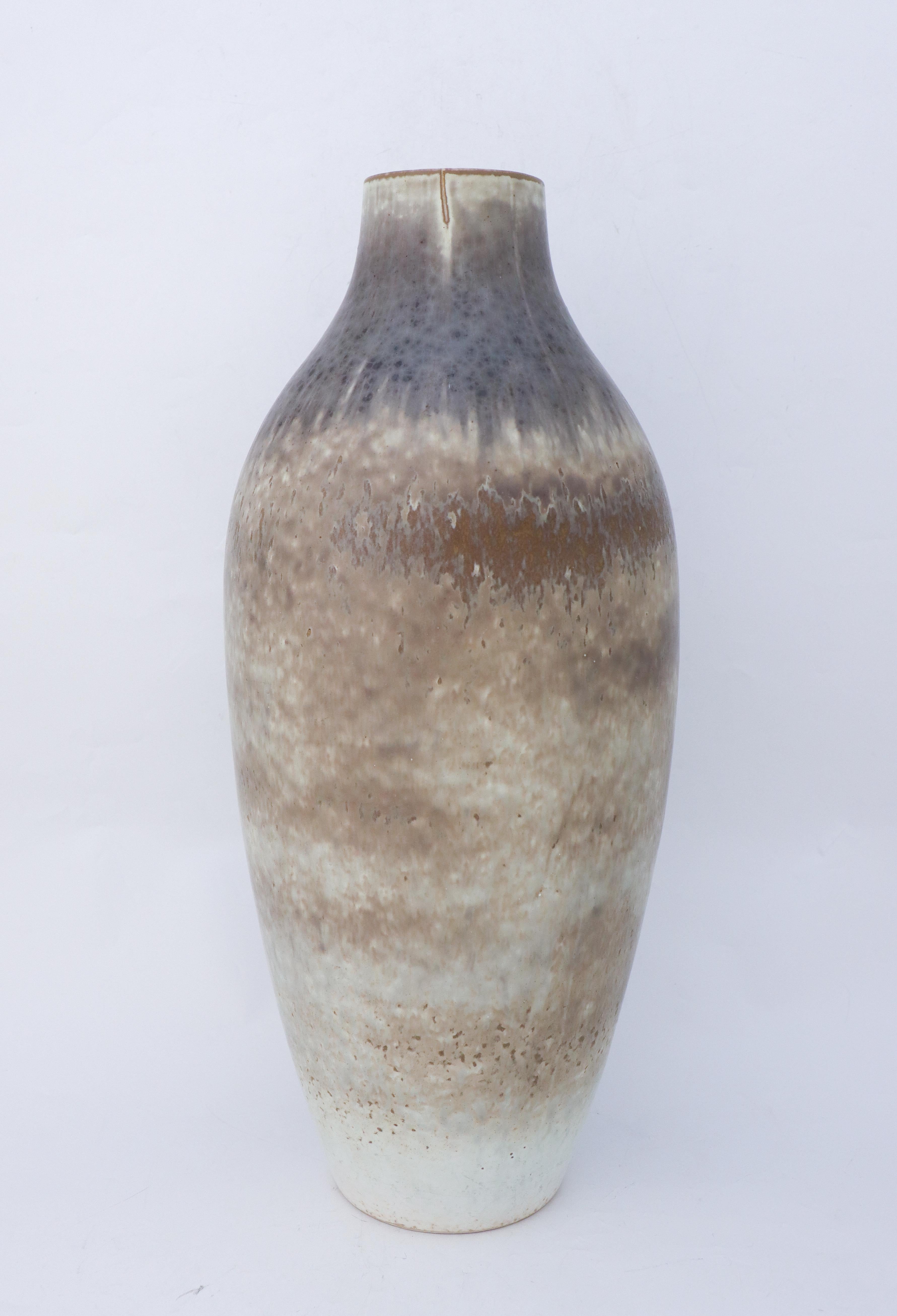 Scandinave moderne Grand vase en céramique, Carl-Harry Stålhane, Rörstrand 1950, gris moucheté en vente
