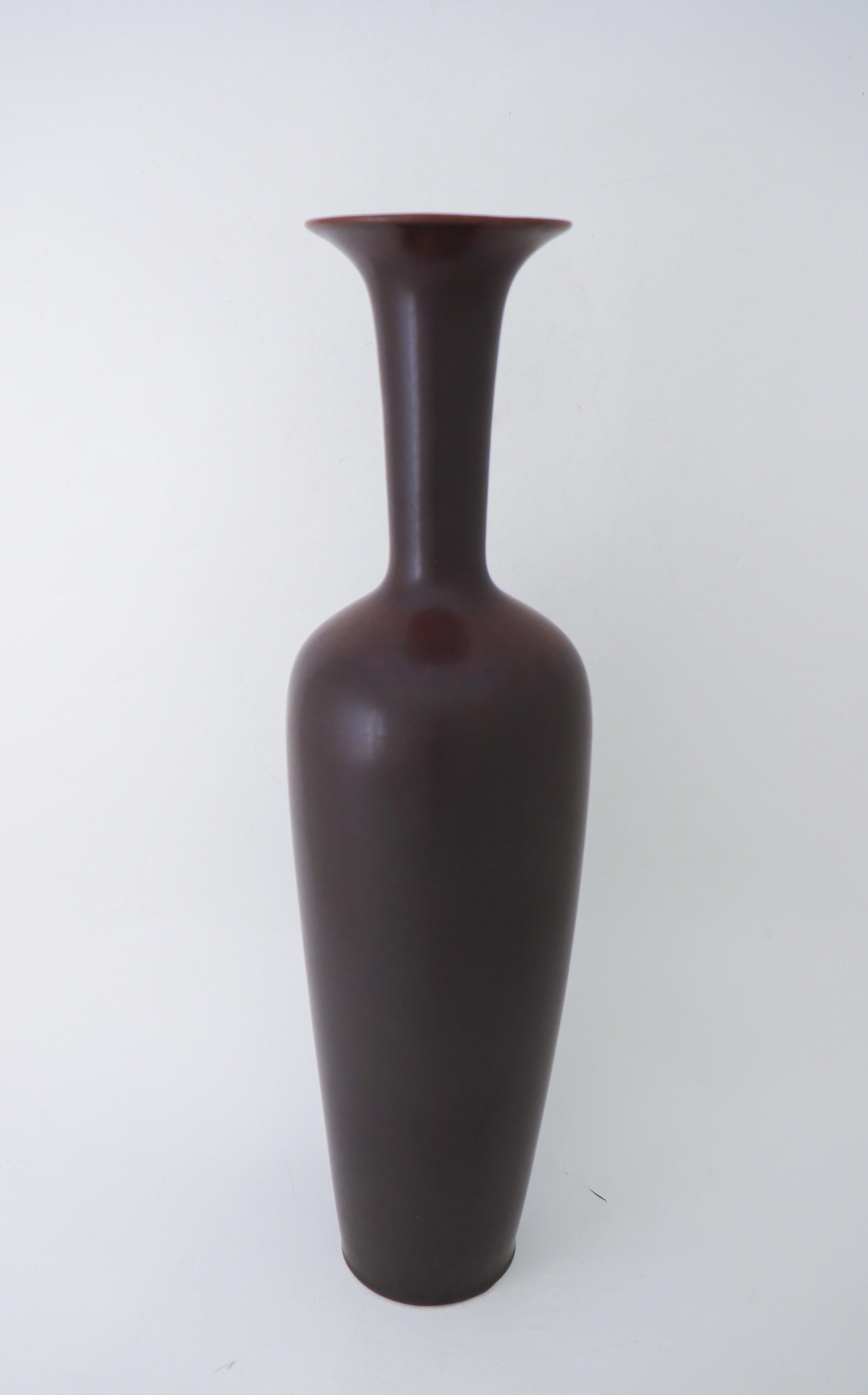 Scandinavian Modern Large Ceramic Floor Vase - Dark Brown - Gunnar Nylund - Rörstrand - 20th Century For Sale