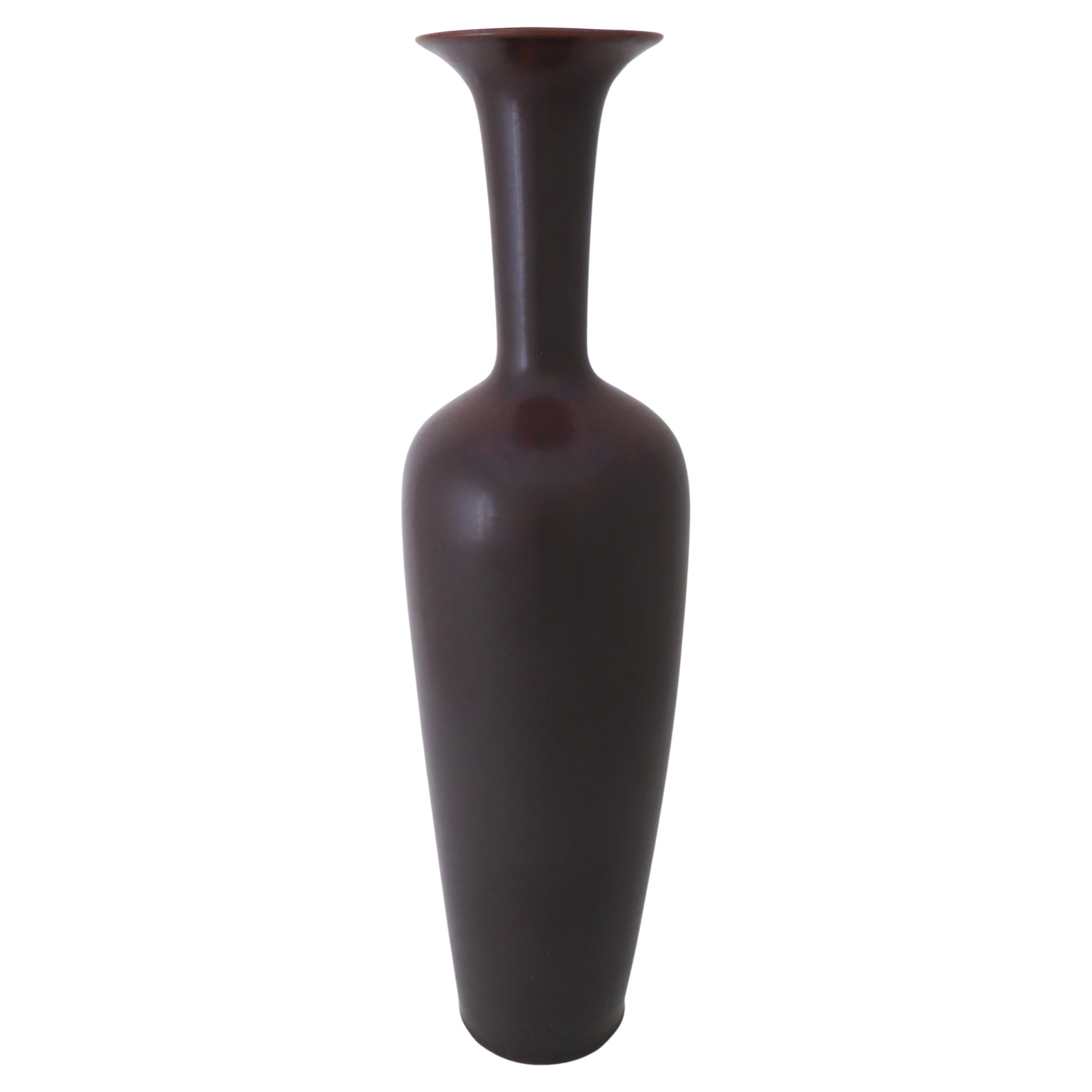 Grand vase de sol en céramique - Brown foncé - Gunnar Nylund - Rörstrand - 20e siècle en vente