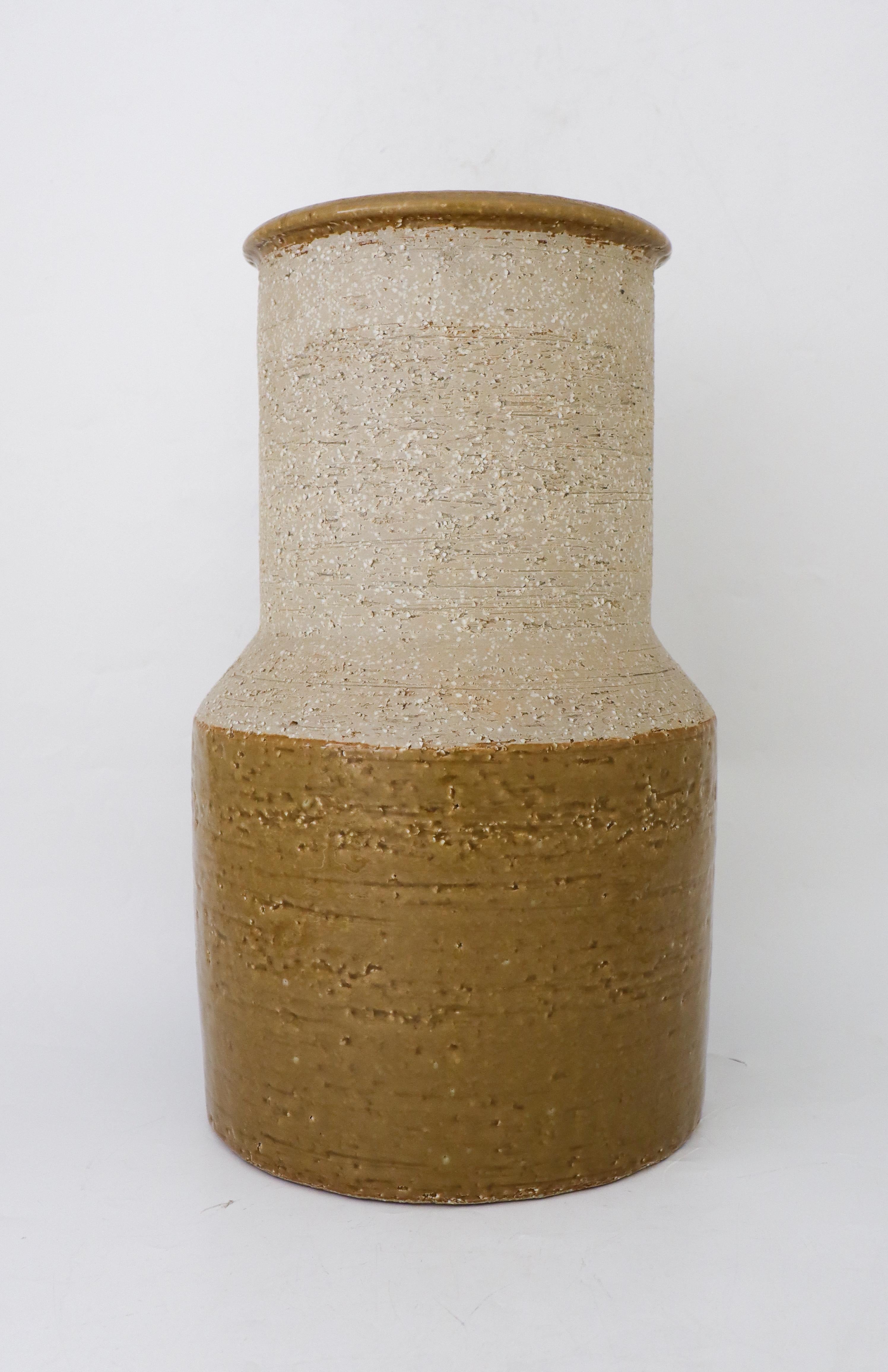 Scandinave moderne Grand vase de sol en céramique, Hertha Bengtson, Rörstrand Jaune foncé et gris en vente