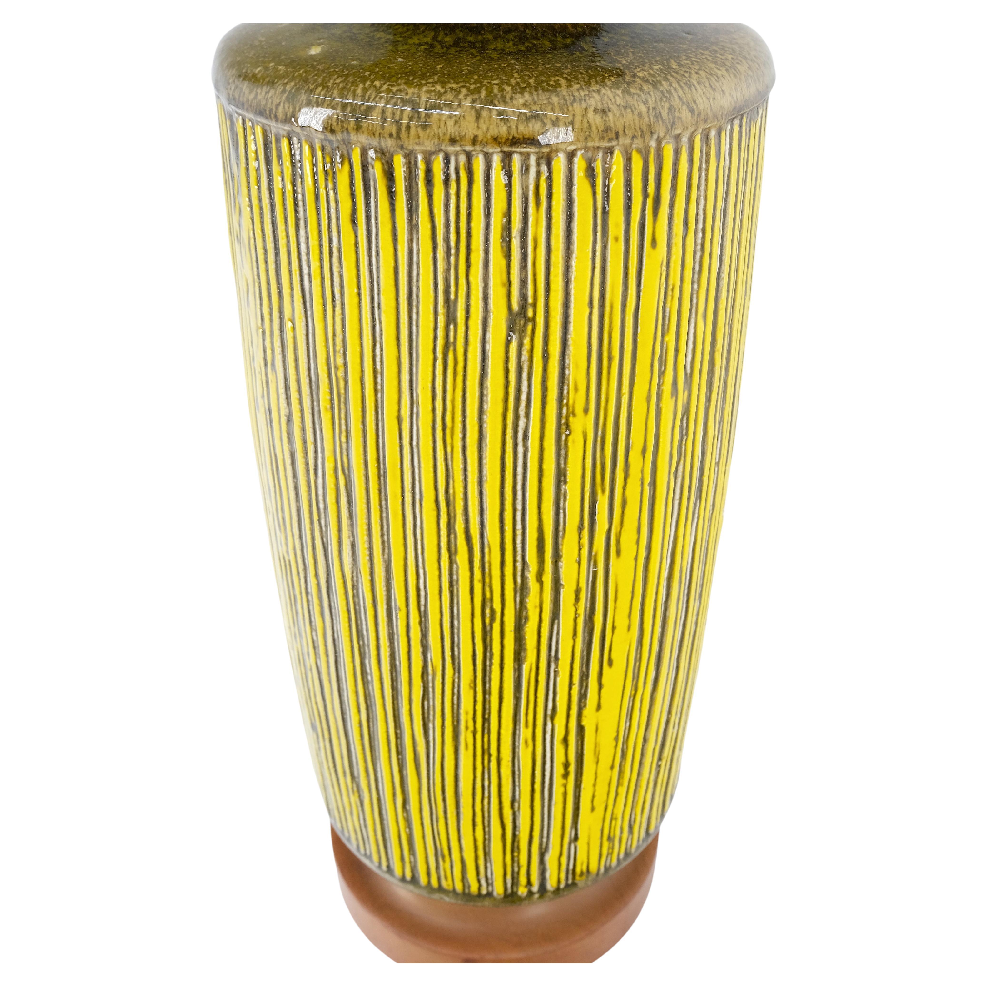 Large Ceramic Glazed Pottery Yellow & Olive Reed Grass Bamboo Pattern Lamp Mint! For Sale 1