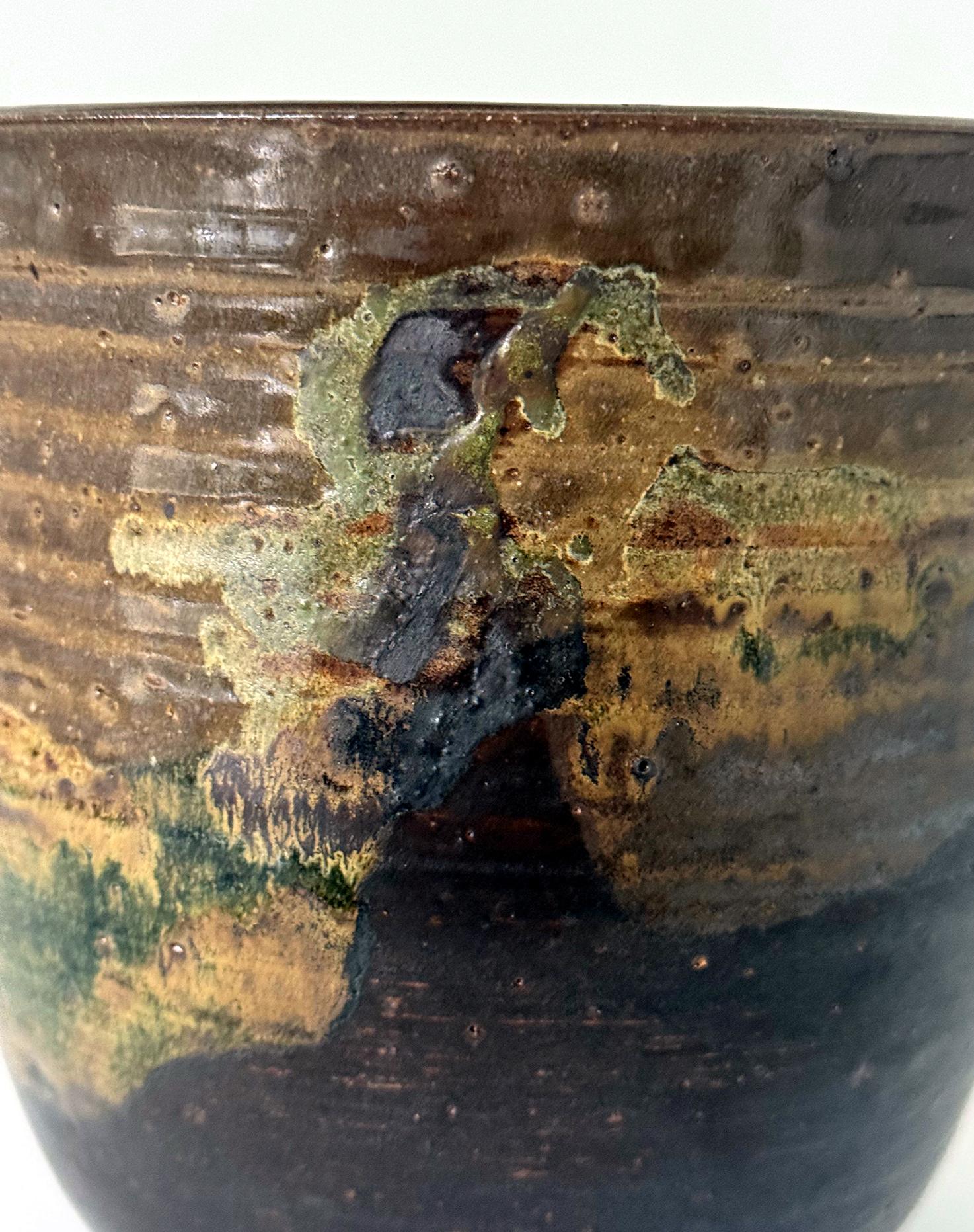 Large Ceramic Glazed Vase in Cachepot Form by Toshiko Takaezu en venta 4