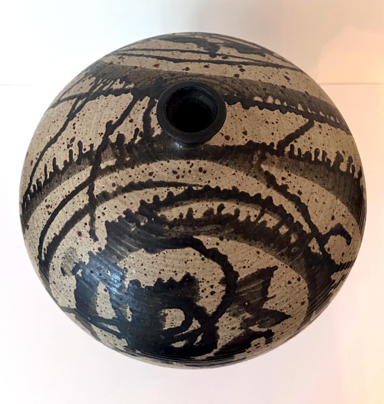 Grand vase en céramique à glaçure saisissante de Vivika et Otto Heino en vente 2