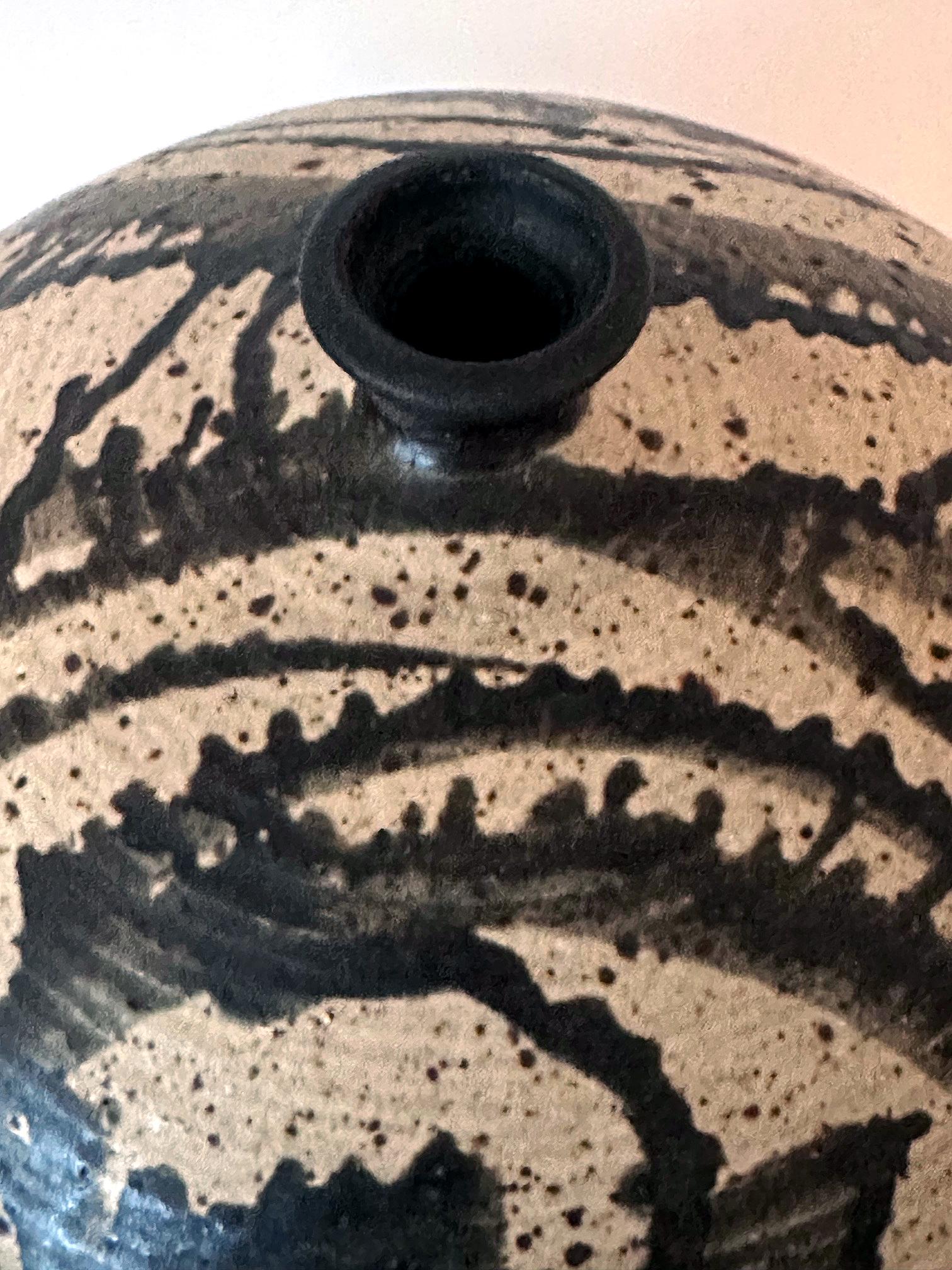 Grand vase en céramique à glaçure saisissante de Vivika et Otto Heino en vente 6
