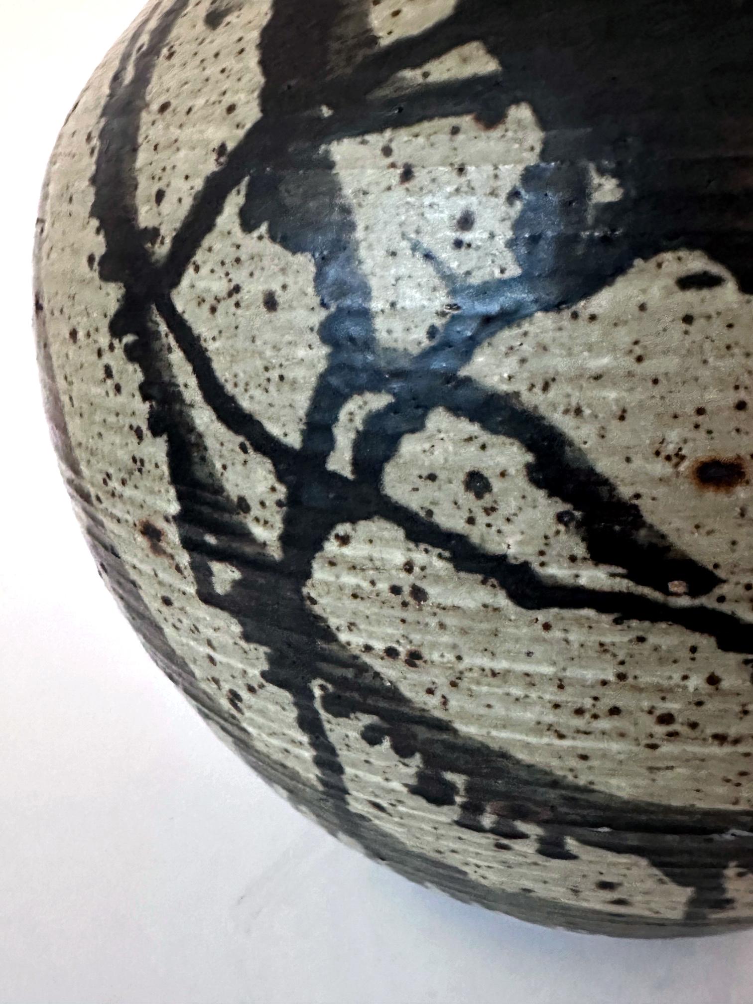 Grand vase en céramique à glaçure saisissante de Vivika et Otto Heino en vente 7