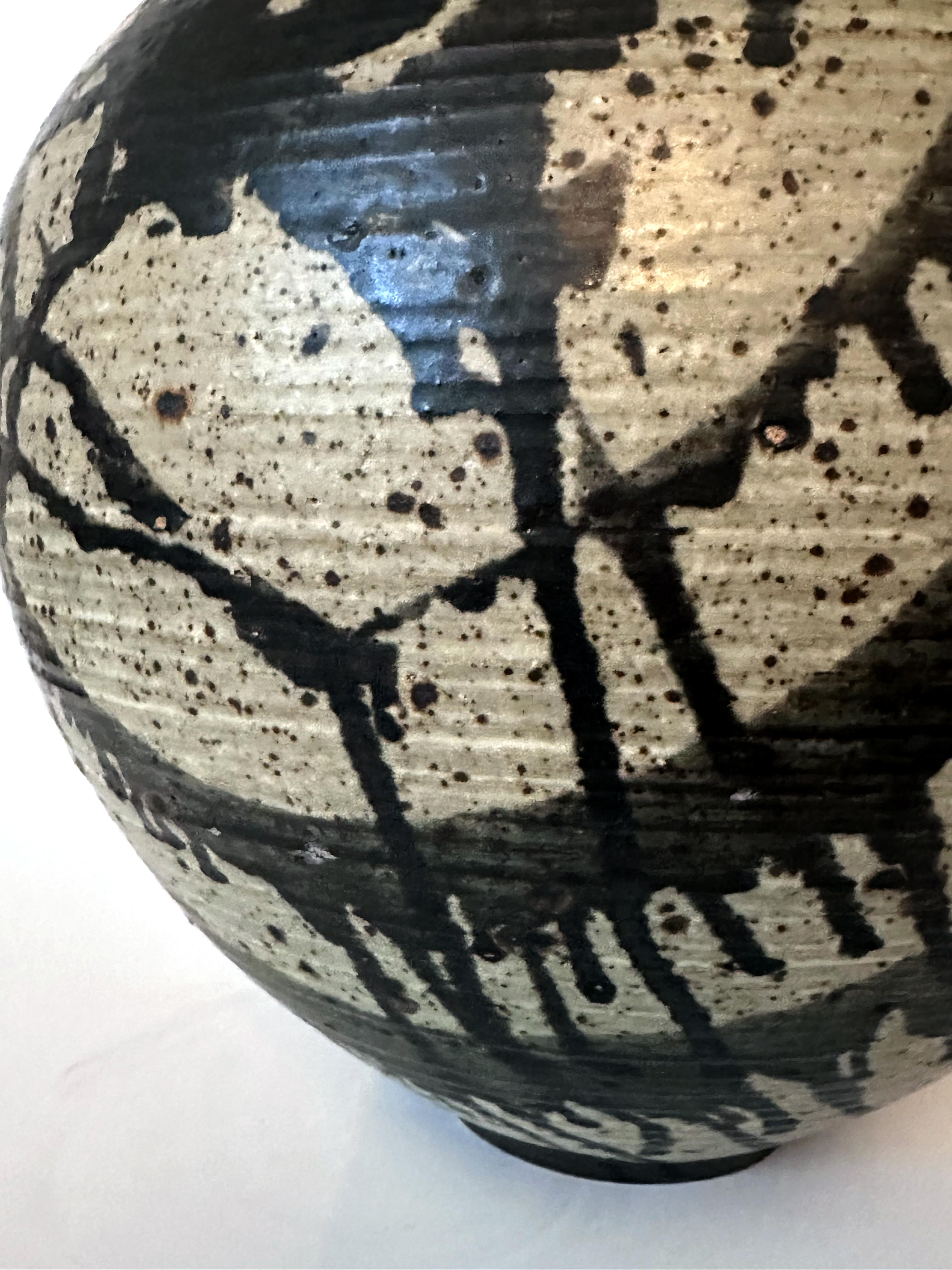 Grand vase en céramique à glaçure saisissante de Vivika et Otto Heino en vente 9