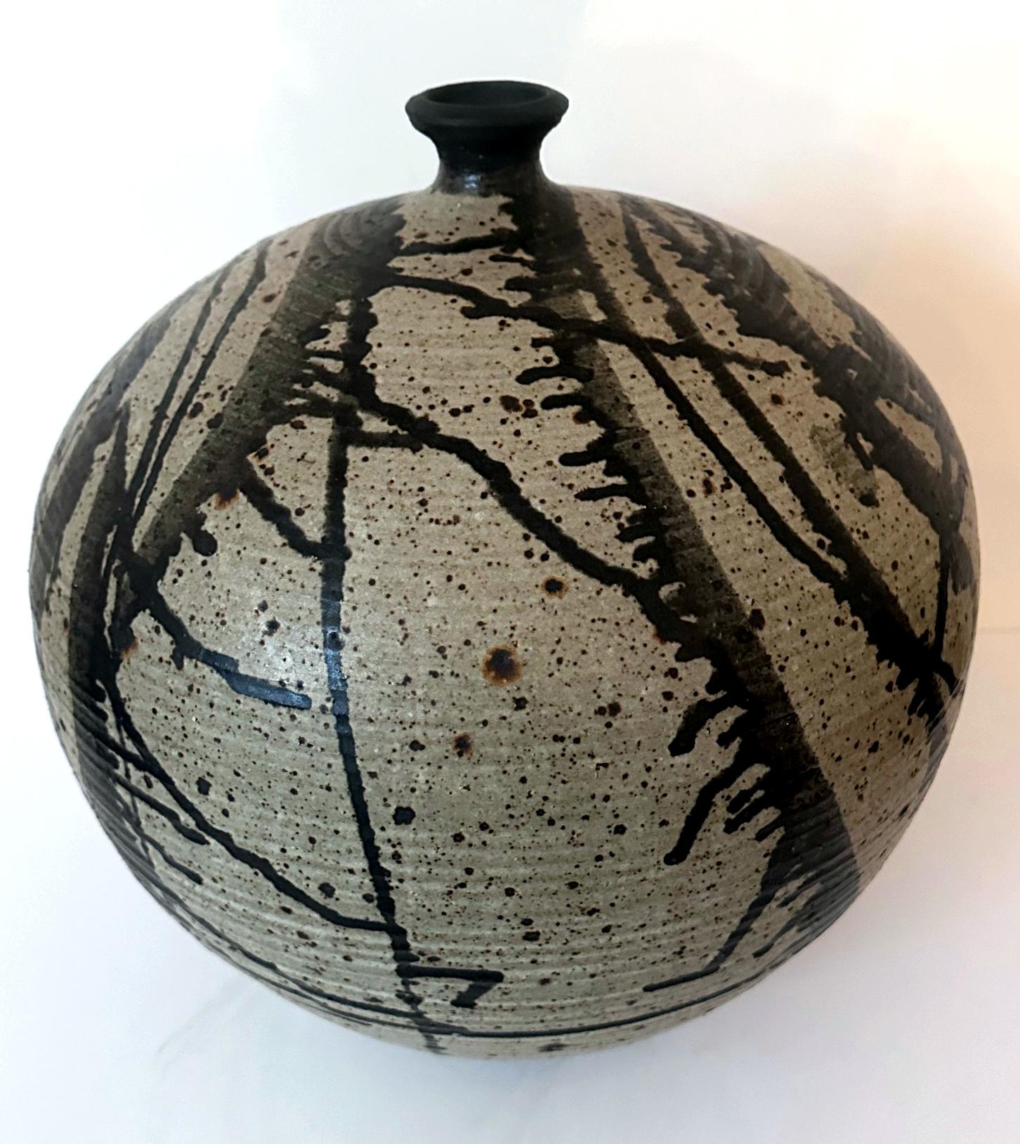 20ième siècle Grand vase en céramique à glaçure saisissante de Vivika et Otto Heino en vente