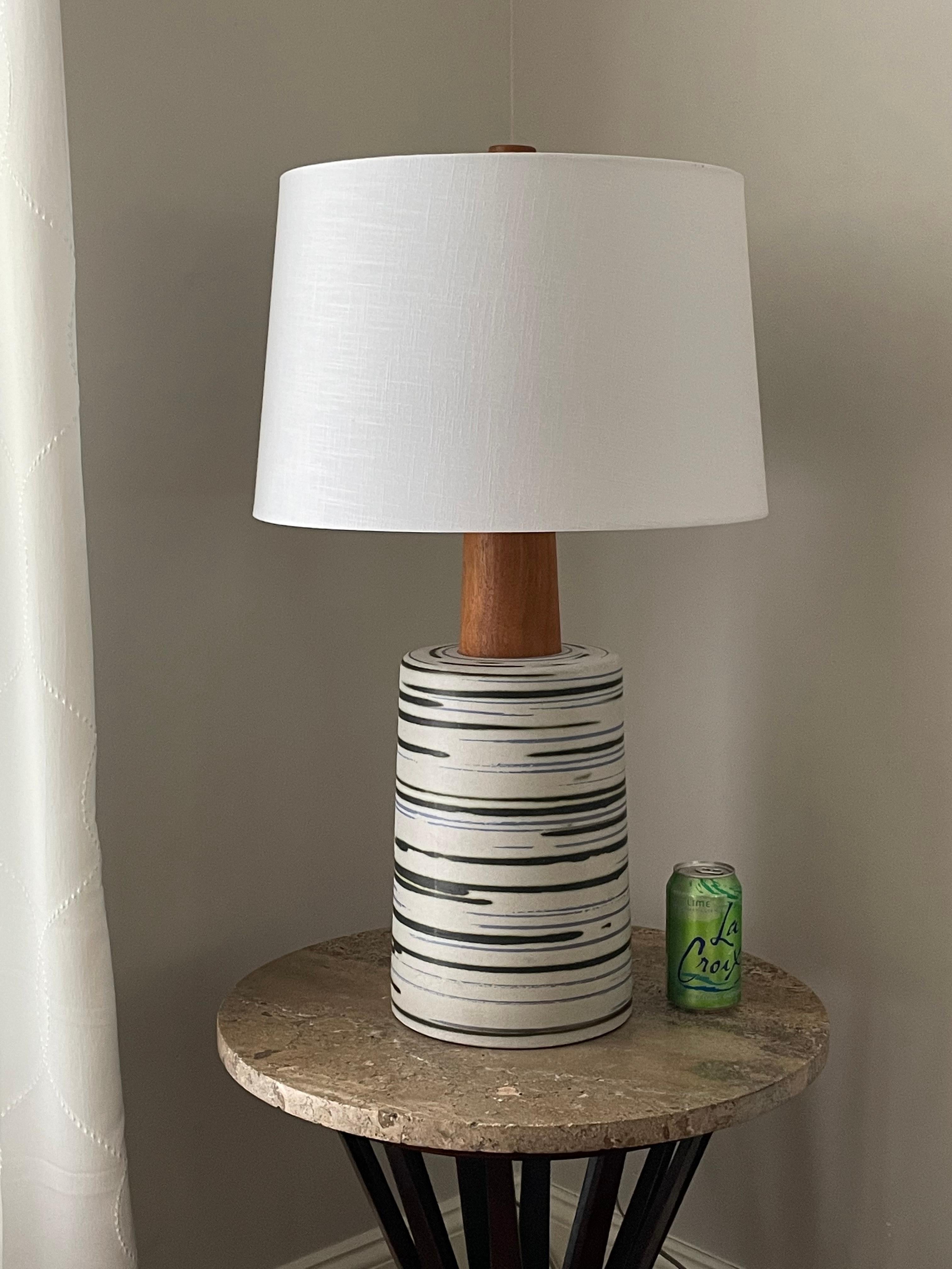 American Large Ceramic Martz Table Lamp by Jane and Gordon Martz for Marshall Studios For Sale