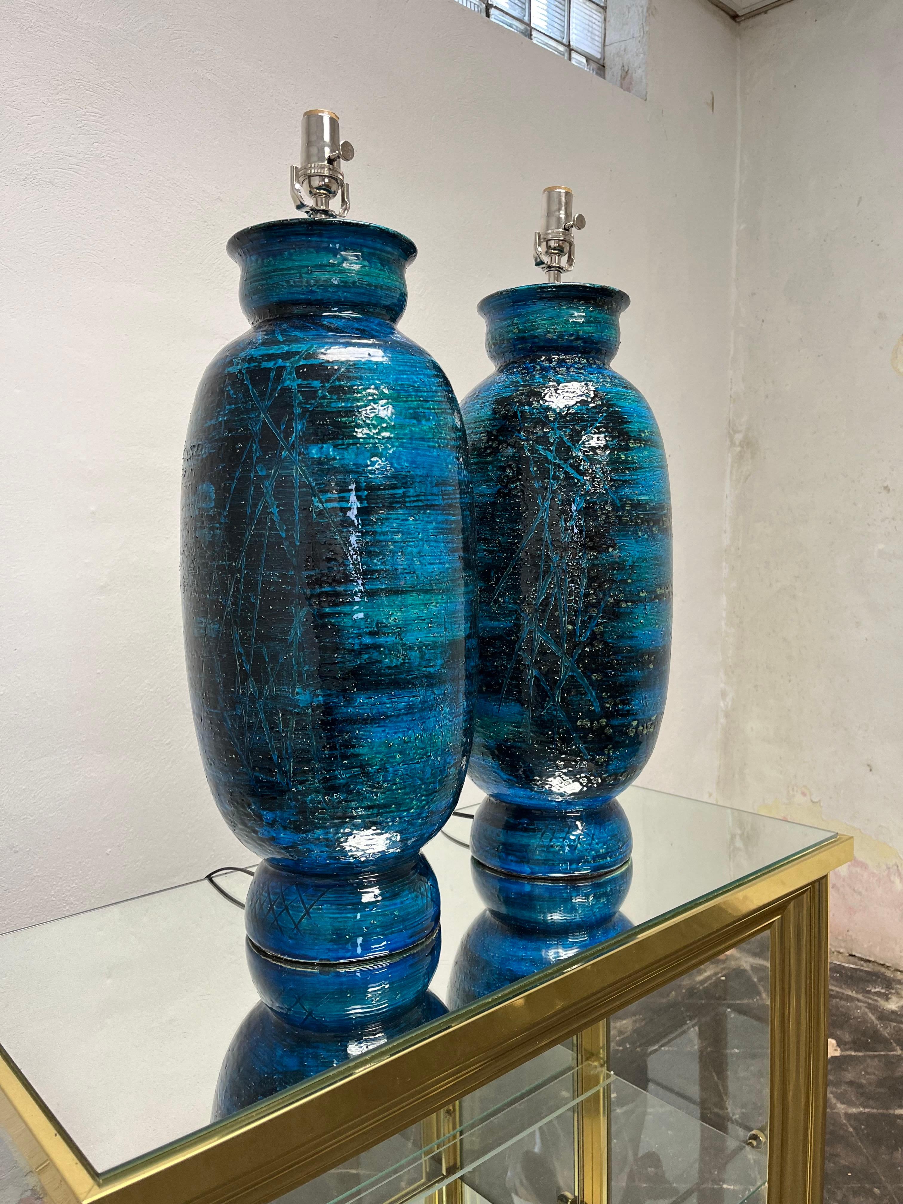Italian Large Ceramic Pair Rimini Blue Table Lamps by Aldo Londi for Bitossi, Italy For Sale