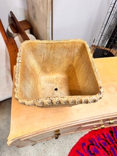 Large ceramic plant pot by accolay