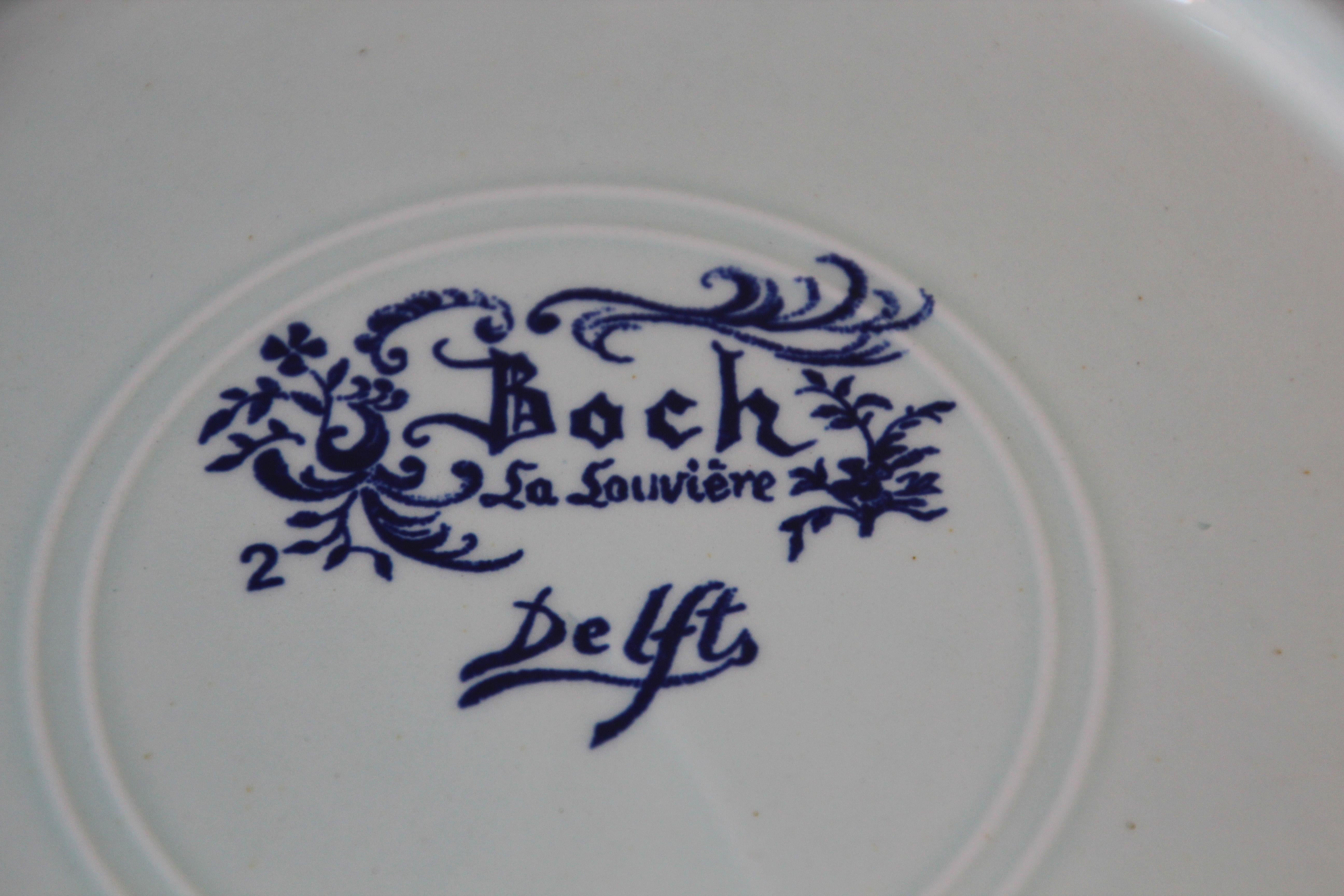 Large Ceramic Plate Blue and White Dutch Boch Delft Charger In Good Condition For Sale In North Hollywood, CA