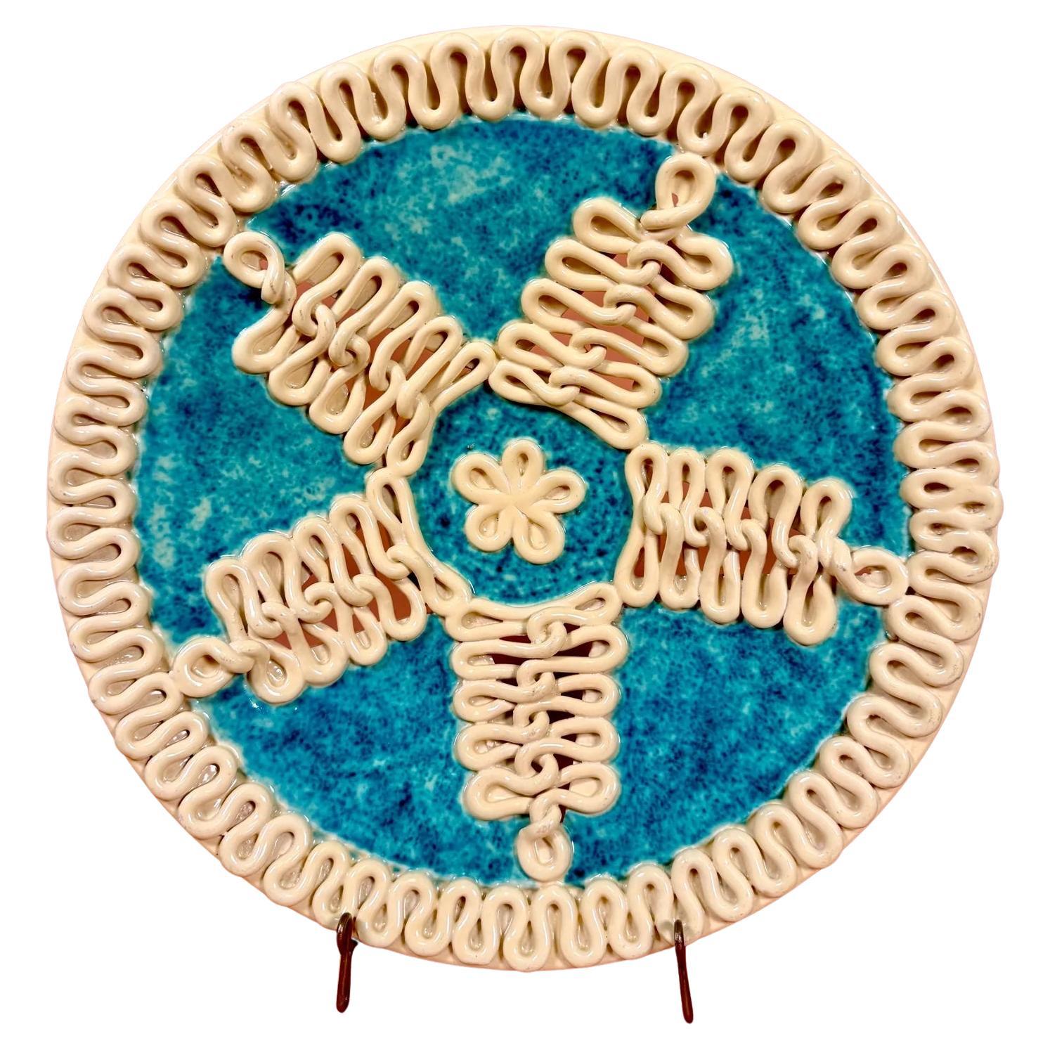 Großer Keramikteller, Sainte Radegonde, CIRCA 1940 im Angebot