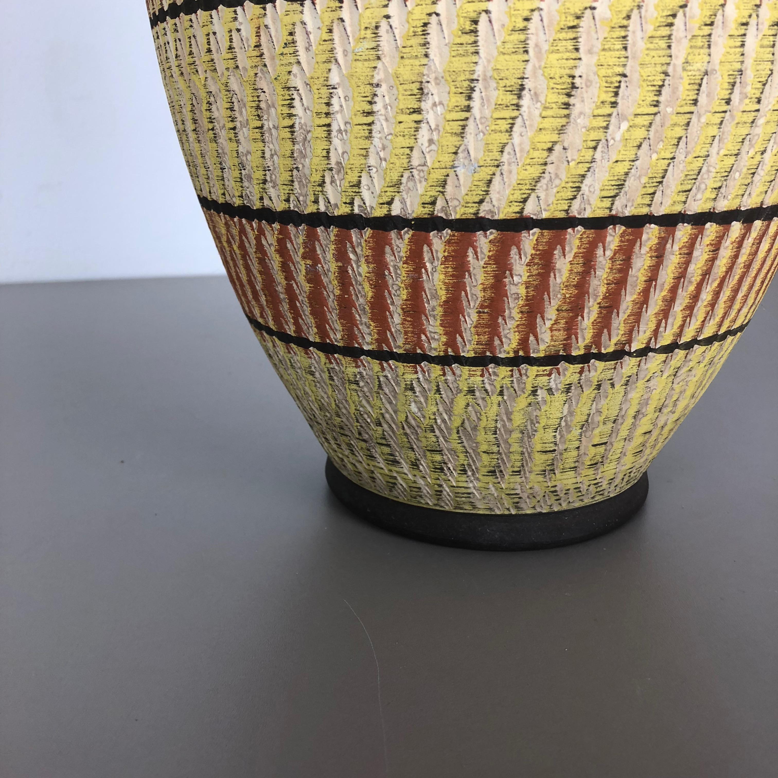 Grande vaso da terra astratto in ceramica di Zöller and Born, Germania, anni '50 In condizioni buone in vendita a Kirchlengern, DE