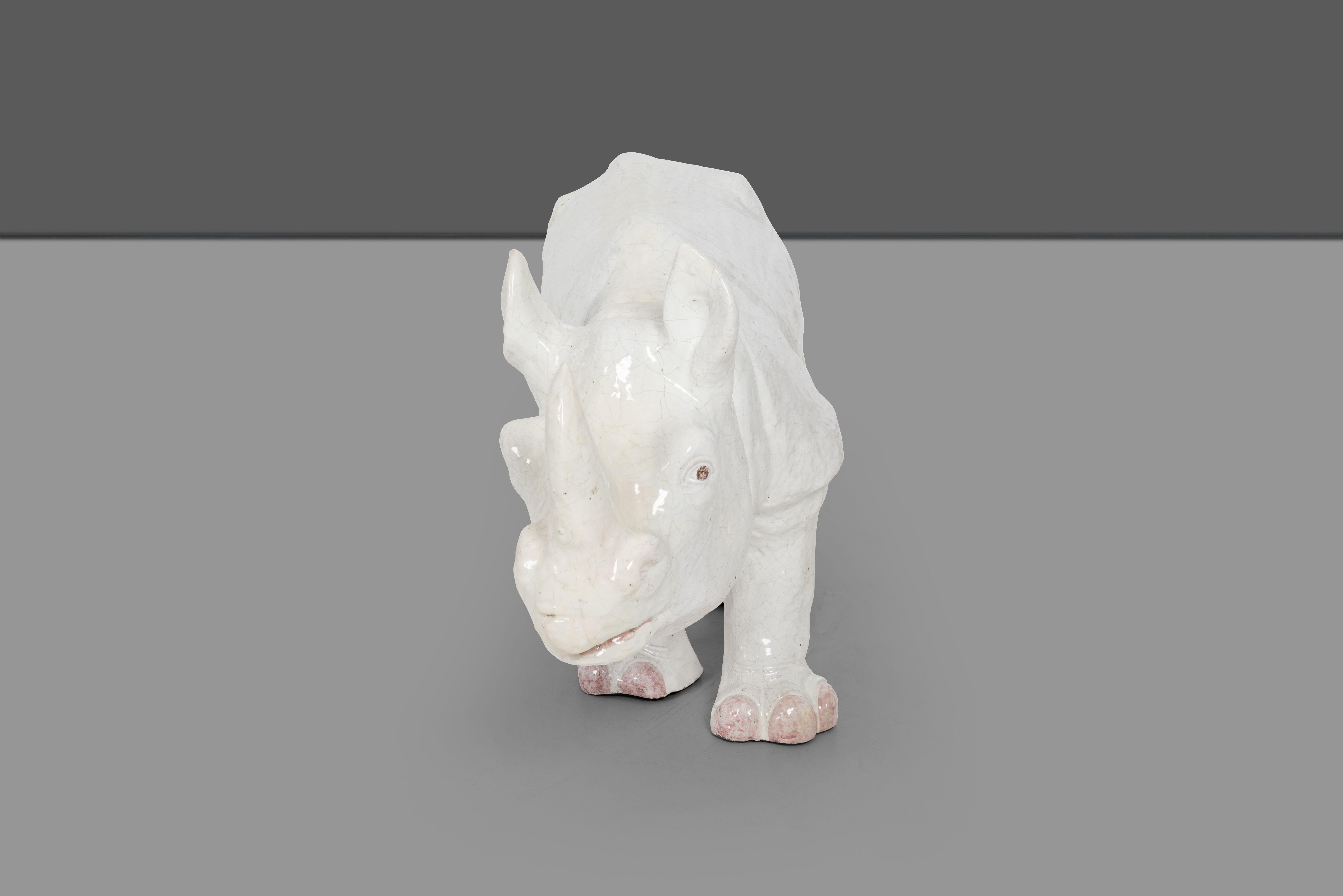 Grand Rhino en céramique Bon état - En vente à Chicago, IL